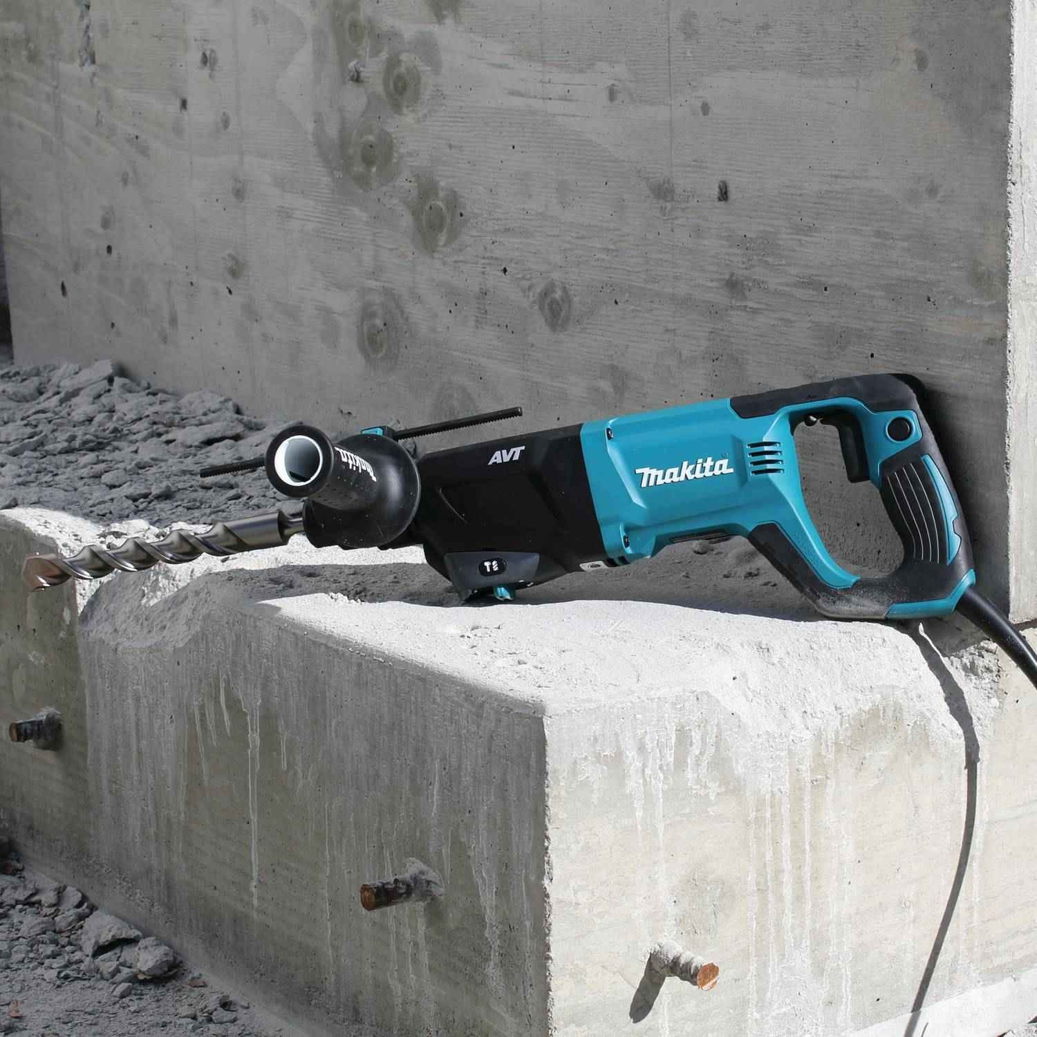 Makita HR2641 1" SDS-PLUS AVT Rotary Hammer (D-Handle)