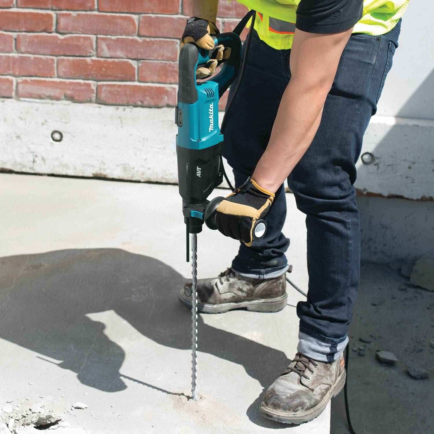 Makita HR2641 1" SDS-PLUS AVT Rotary Hammer (D-Handle)