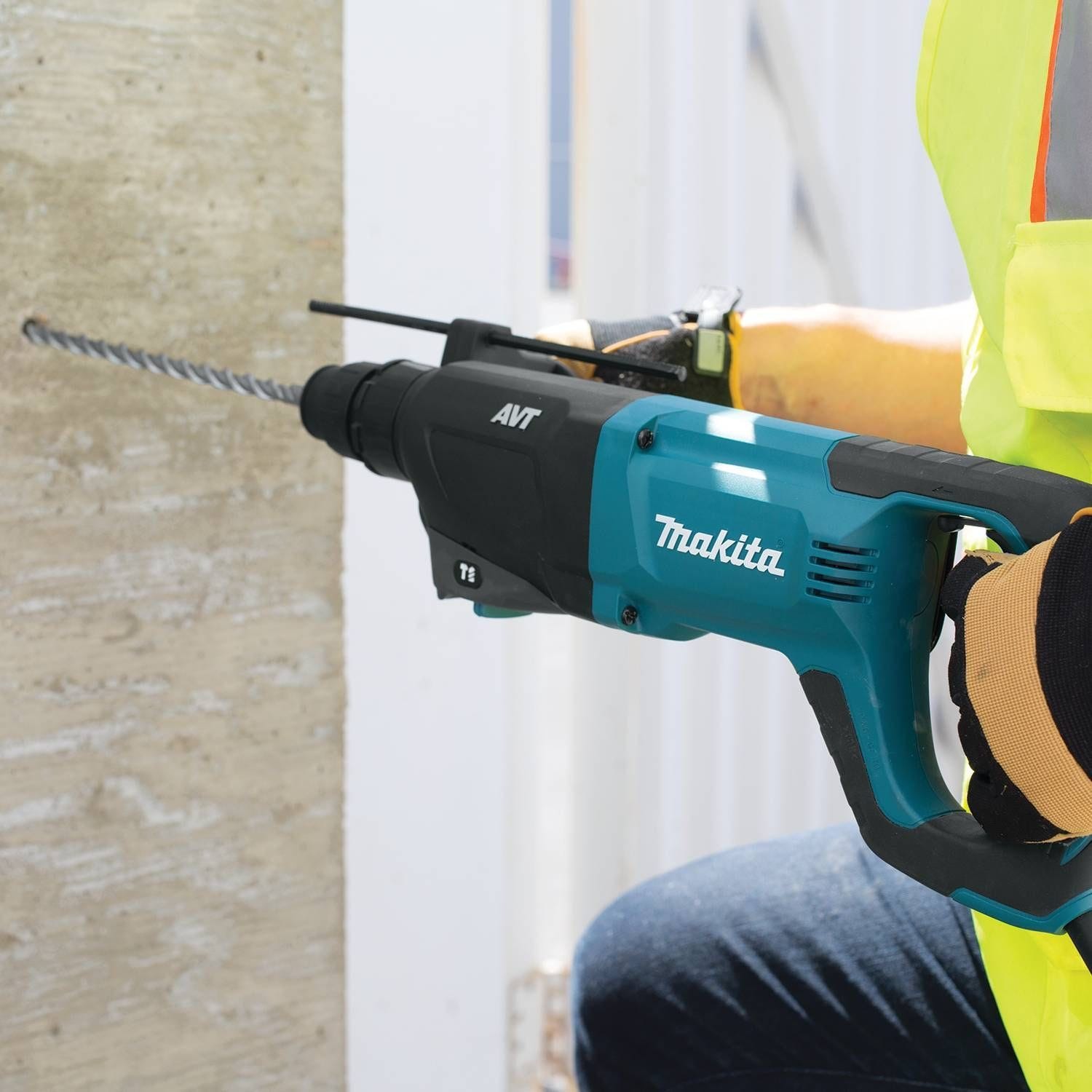 Makita HR2641 1" SDS-PLUS AVT Rotary Hammer (D-Handle)