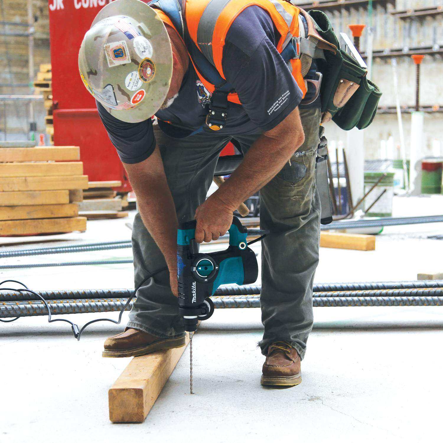 Makita HR4002 1-9/16" SDS-MAX Rotary Hammer