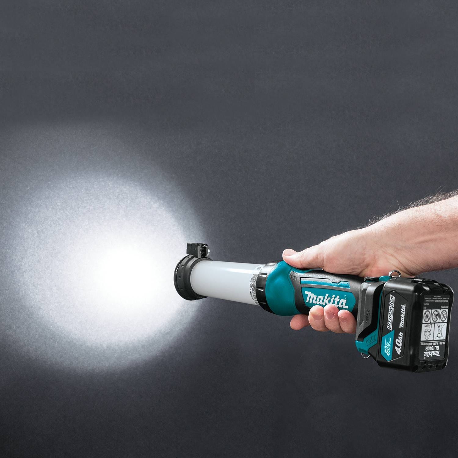 Makita ML104 12V max CXT Lithium-Ion Cordless LED Lantern/Flashlight, Flashlight Only