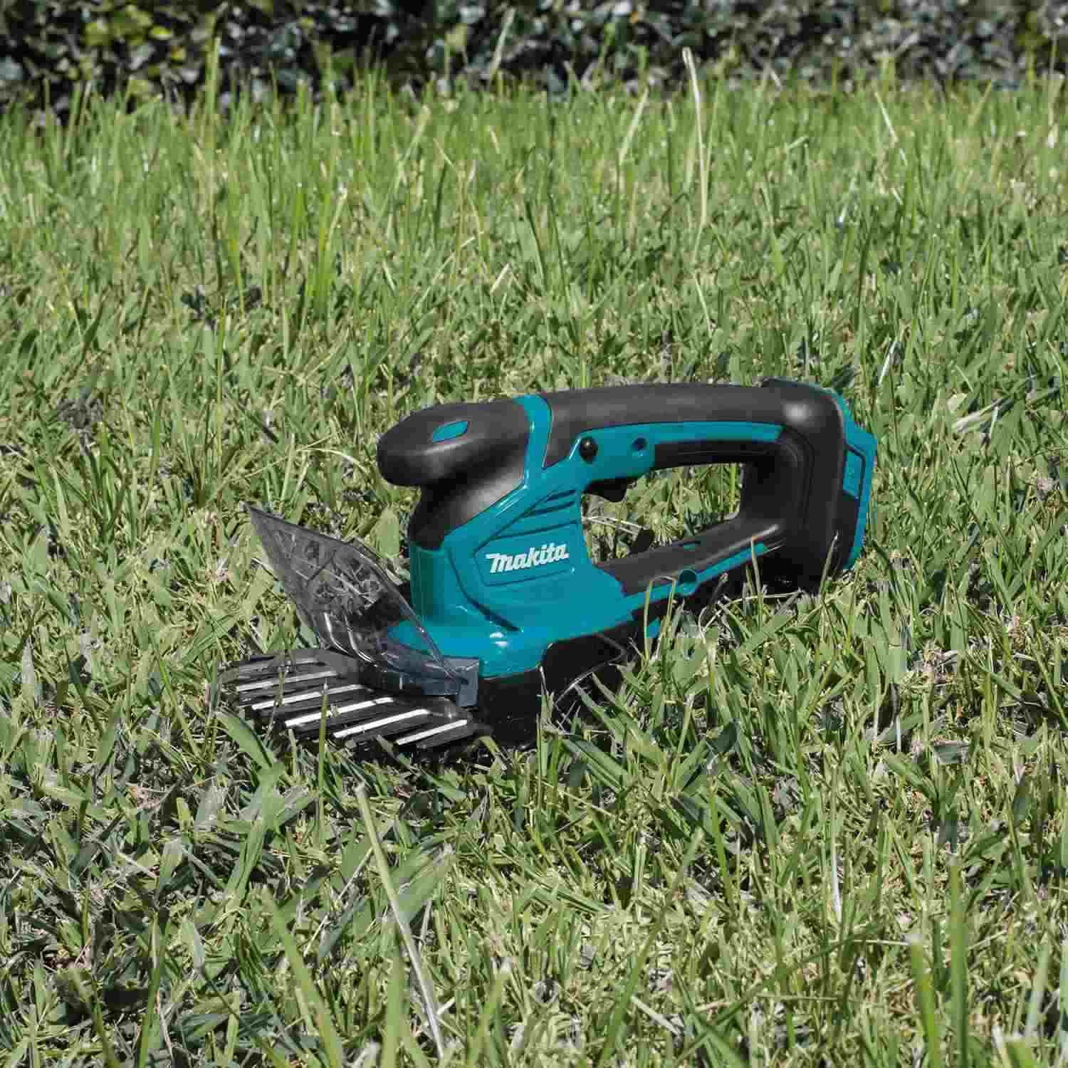 Makita MU04Z 12V max CXT Lithium-Ion Cordless Grass Shear, Tool Only