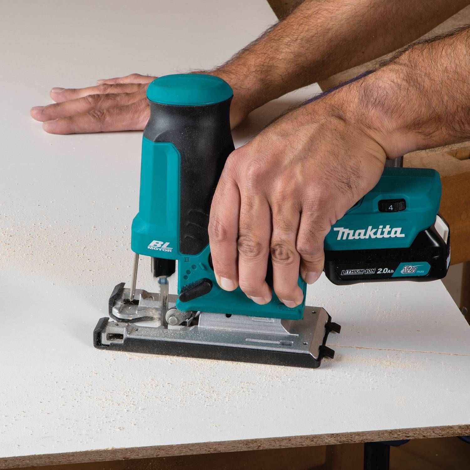 Makita VJ05R1J 12V max CXT Lithium-Ion Brushless Cordless Barrel Grip Jig Saw Kit (2.0Ah)
