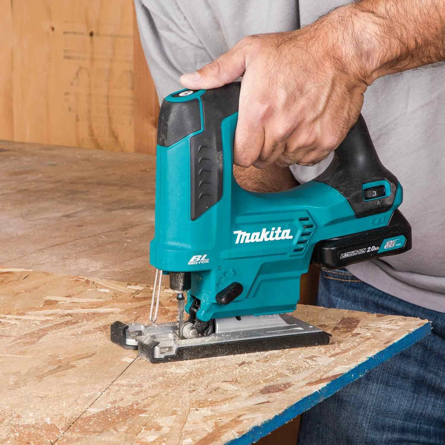 Makita VJ06R1J 12V max CXT Lithium-Ion Brushless Cordless Top Handle Jig Saw Kit (2.0Ah)