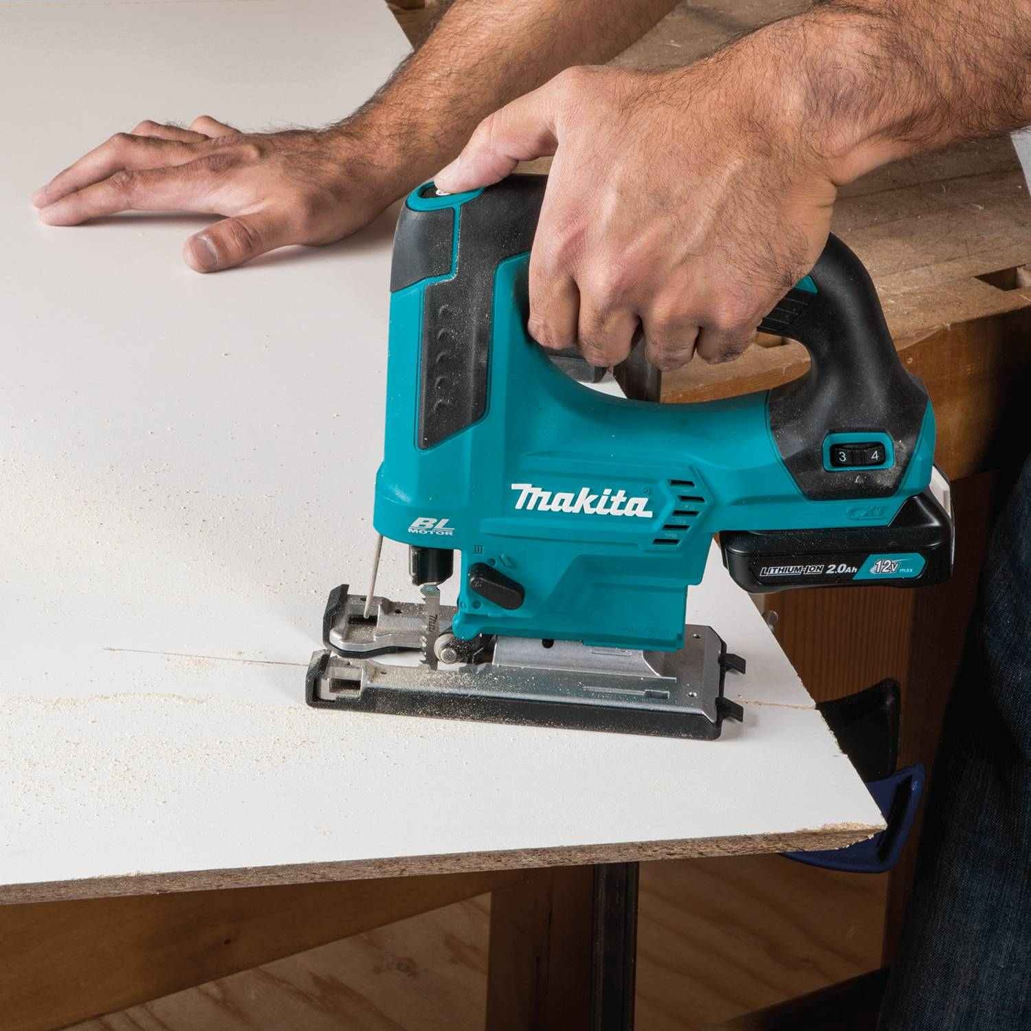 Makita VJ06R1J 12V max CXT Lithium-Ion Brushless Cordless Top Handle Jig Saw Kit (2.0Ah)
