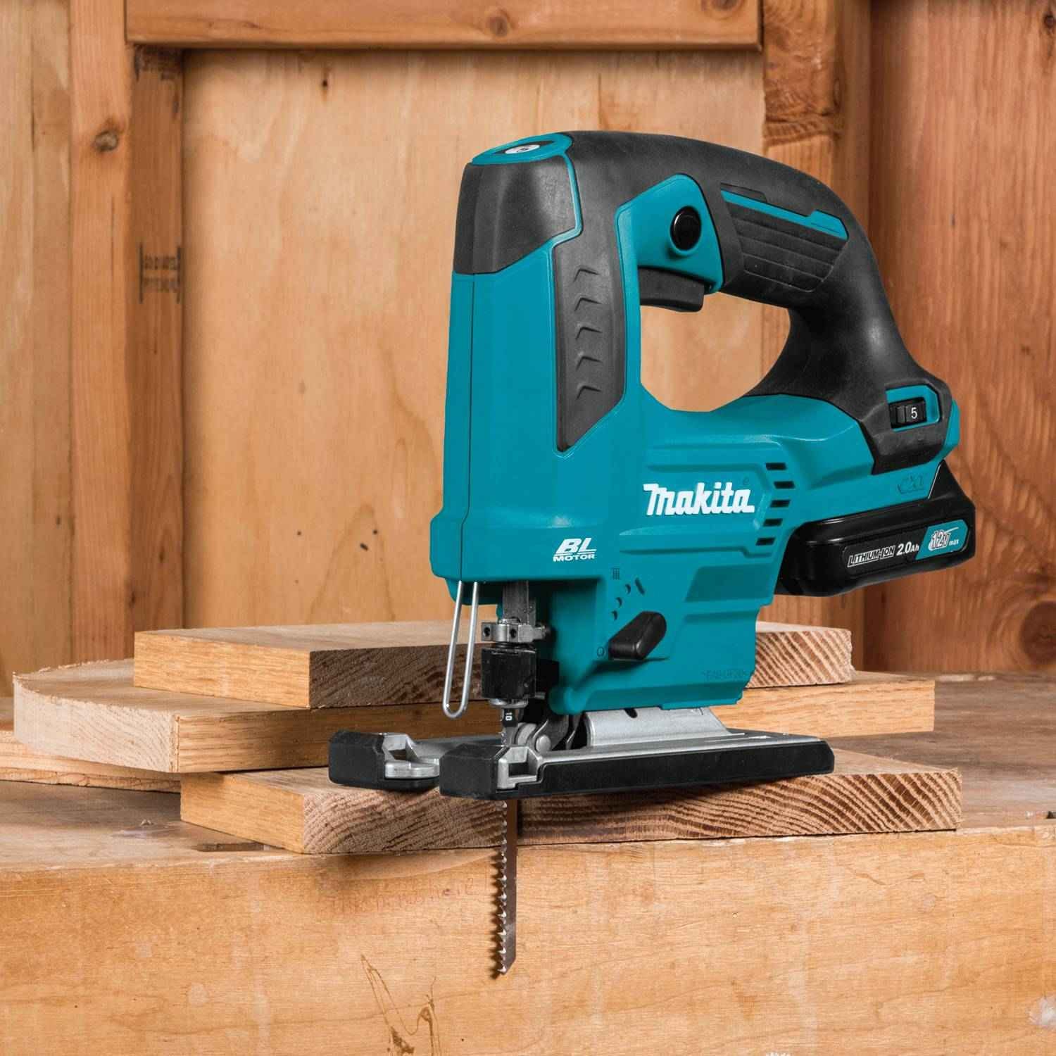 Makita VJ06R1J 12V max CXT Lithium-Ion Brushless Cordless Top Handle Jig Saw Kit (2.0Ah)