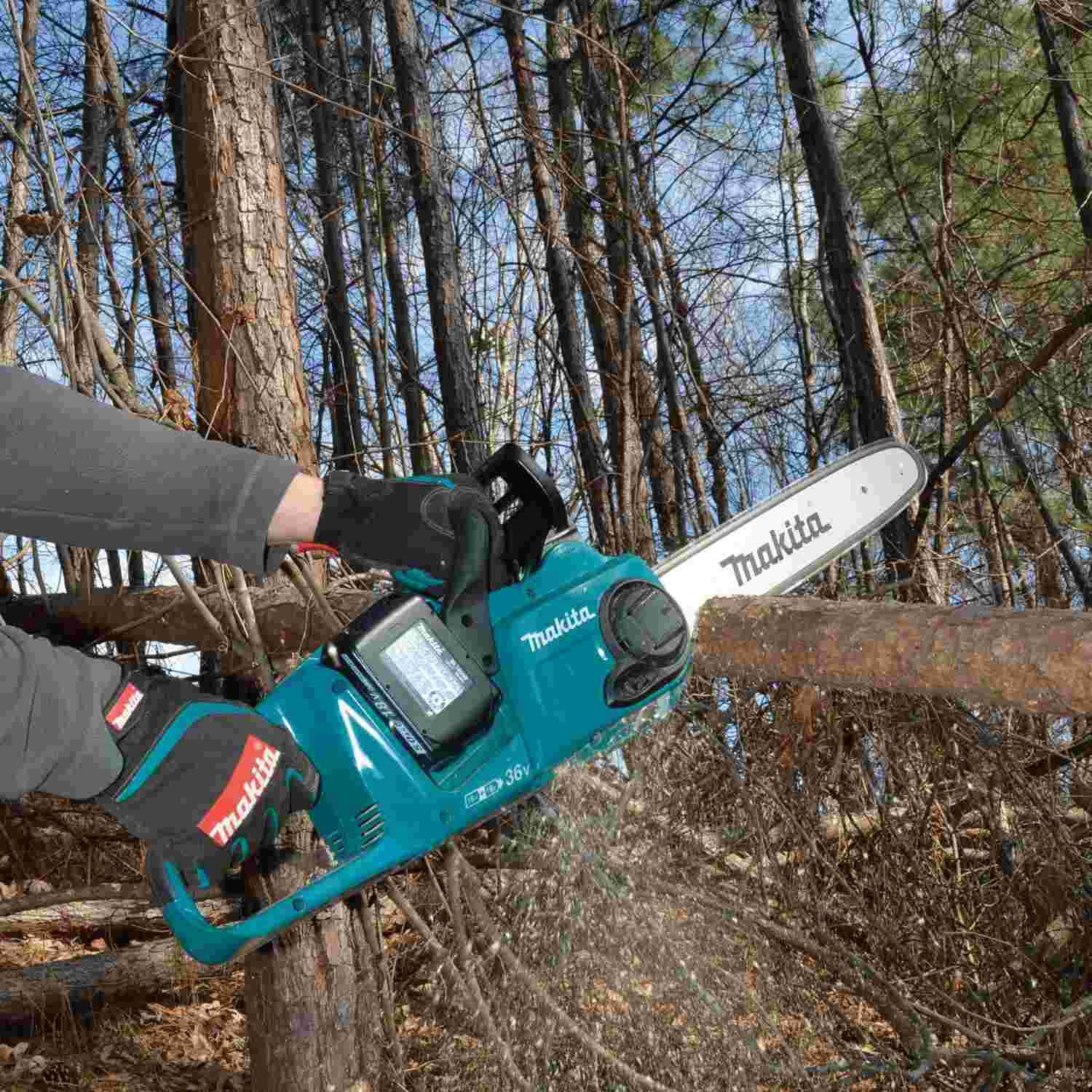 Makita XCU03PT1 18V X2 (36V) LXT Brushless Cordless 14" Chain Saw 5.0Ah Kit (4 Batteries)