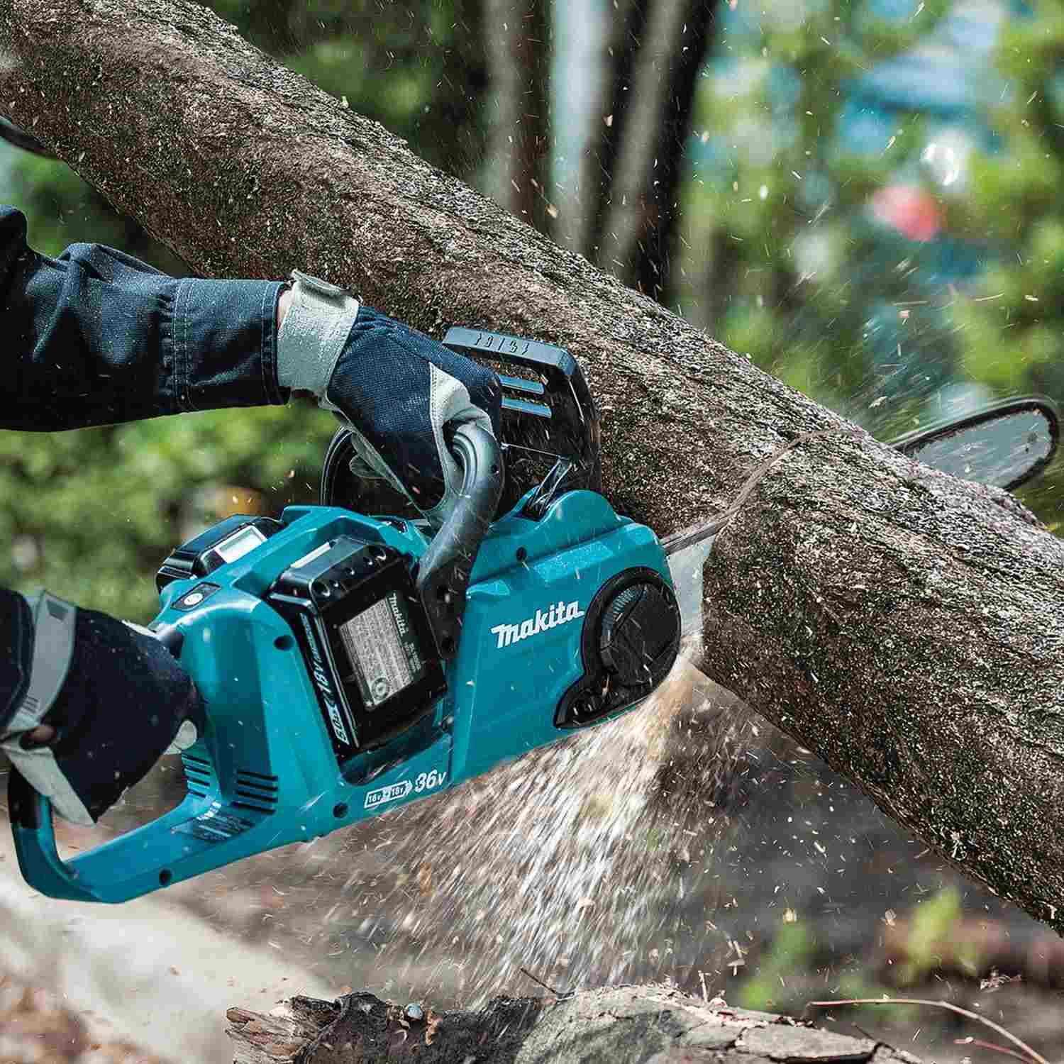 Makita XCU03PT1 18V X2 (36V) LXT Brushless Cordless 14" Chain Saw 5.0Ah Kit (4 Batteries)