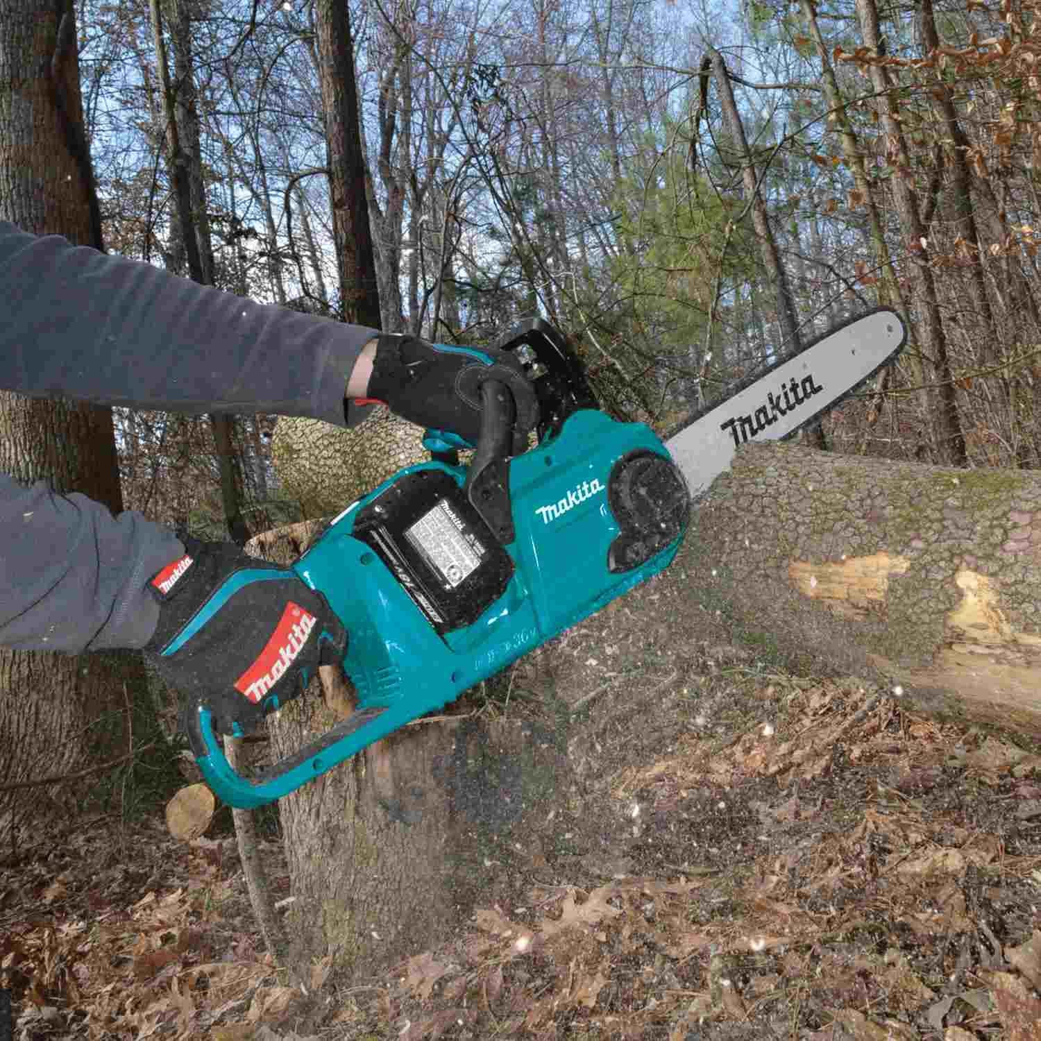 Makita XCU03PT1 18V X2 (36V) LXT Brushless Cordless 14" Chain Saw 5.0Ah Kit (4 Batteries)