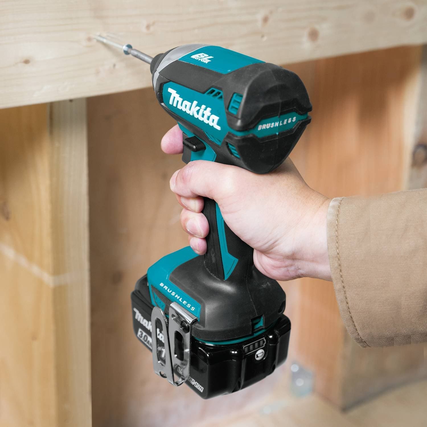 Makita XDT131 18V LXT Brushless Cordless Impact Driver 3.0Ah Kit