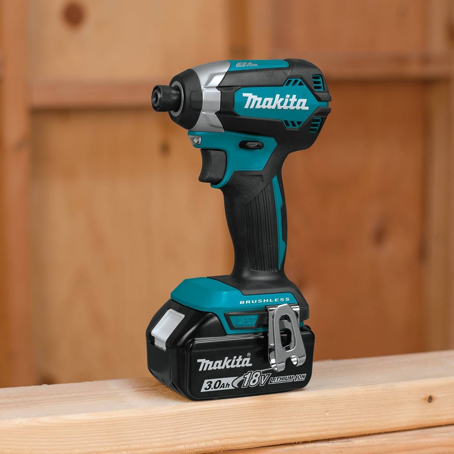 Makita XDT131 18V LXT Brushless Cordless Impact Driver 3.0Ah Kit