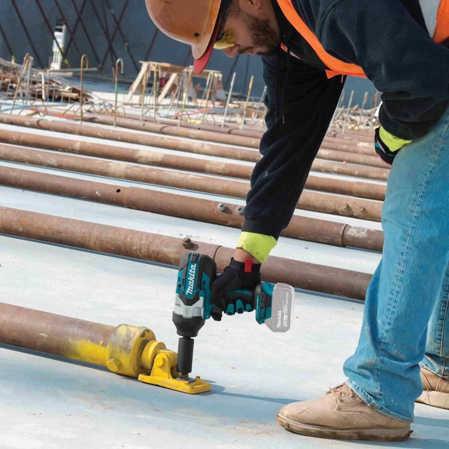 Makita XWT08XVZ 18V LXT Lithium-Ion Brushless Cordless High-Torque 1/2" Sq. Drive Utility Impact Wrench, Tool Only
