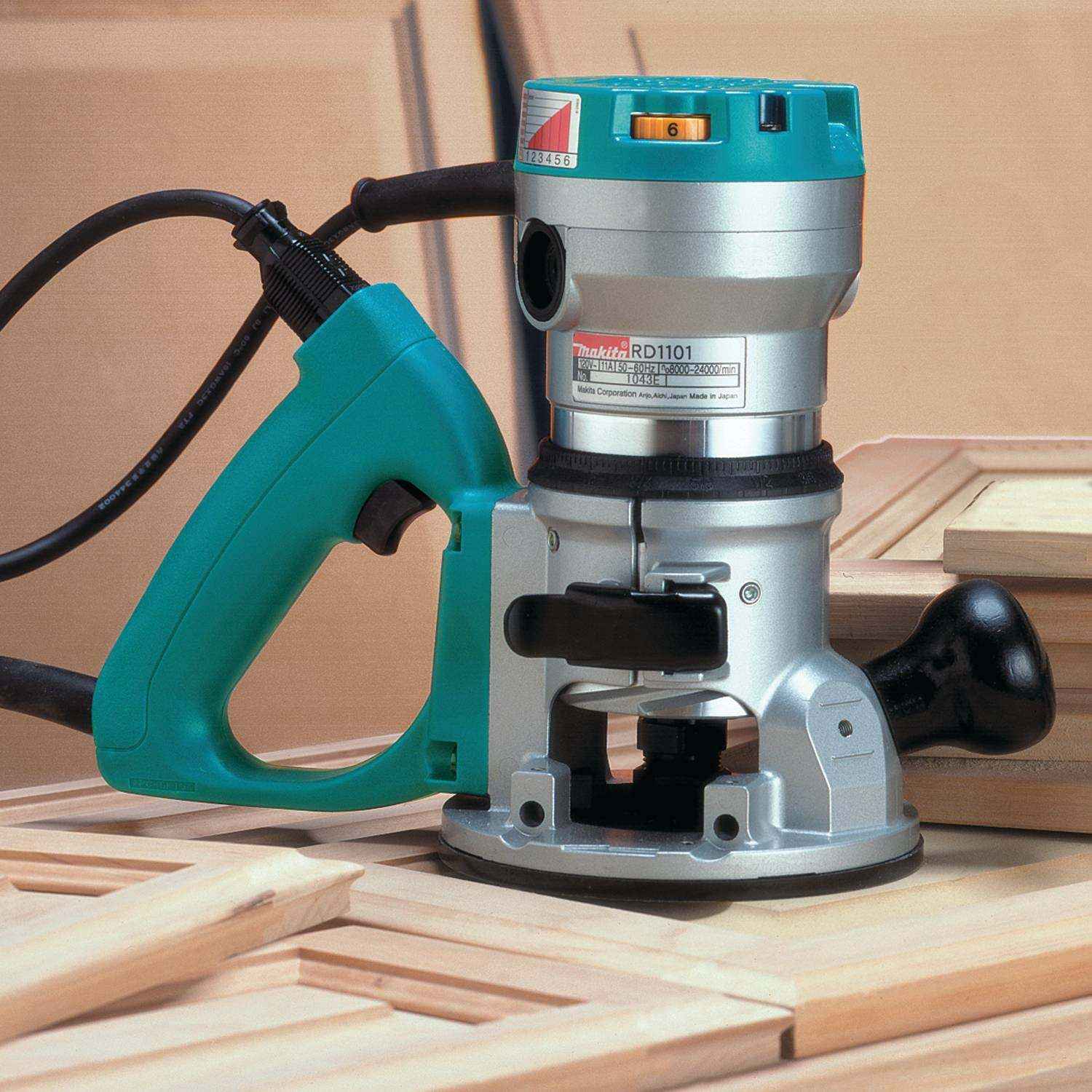 Makita RD1101 2-1/4 HP* D-Handle Router