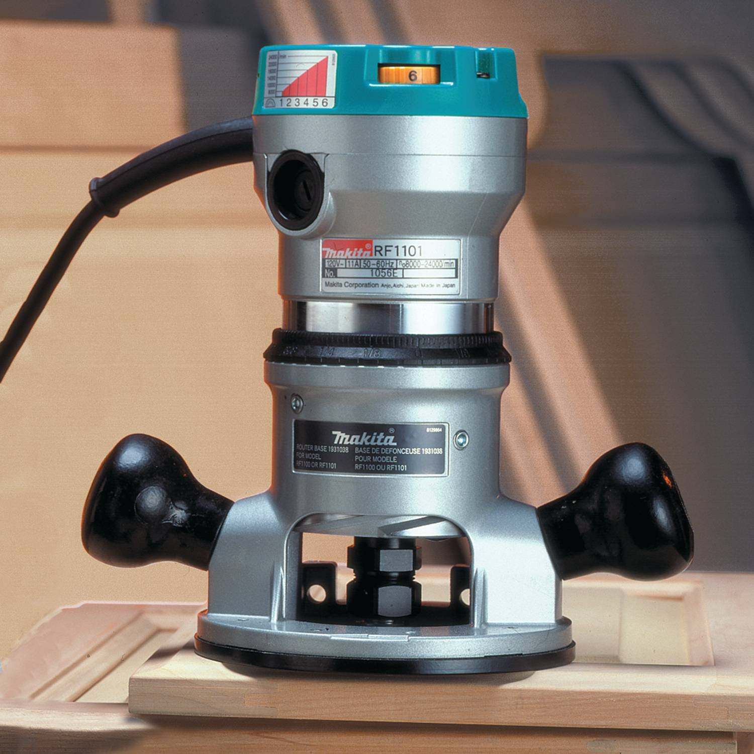 Makita RF1101 2-1/4 HP* Router