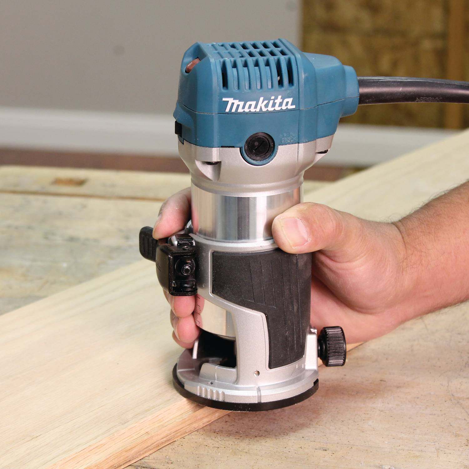 Makita RT0701C 1-1/4 HP* Compact Router