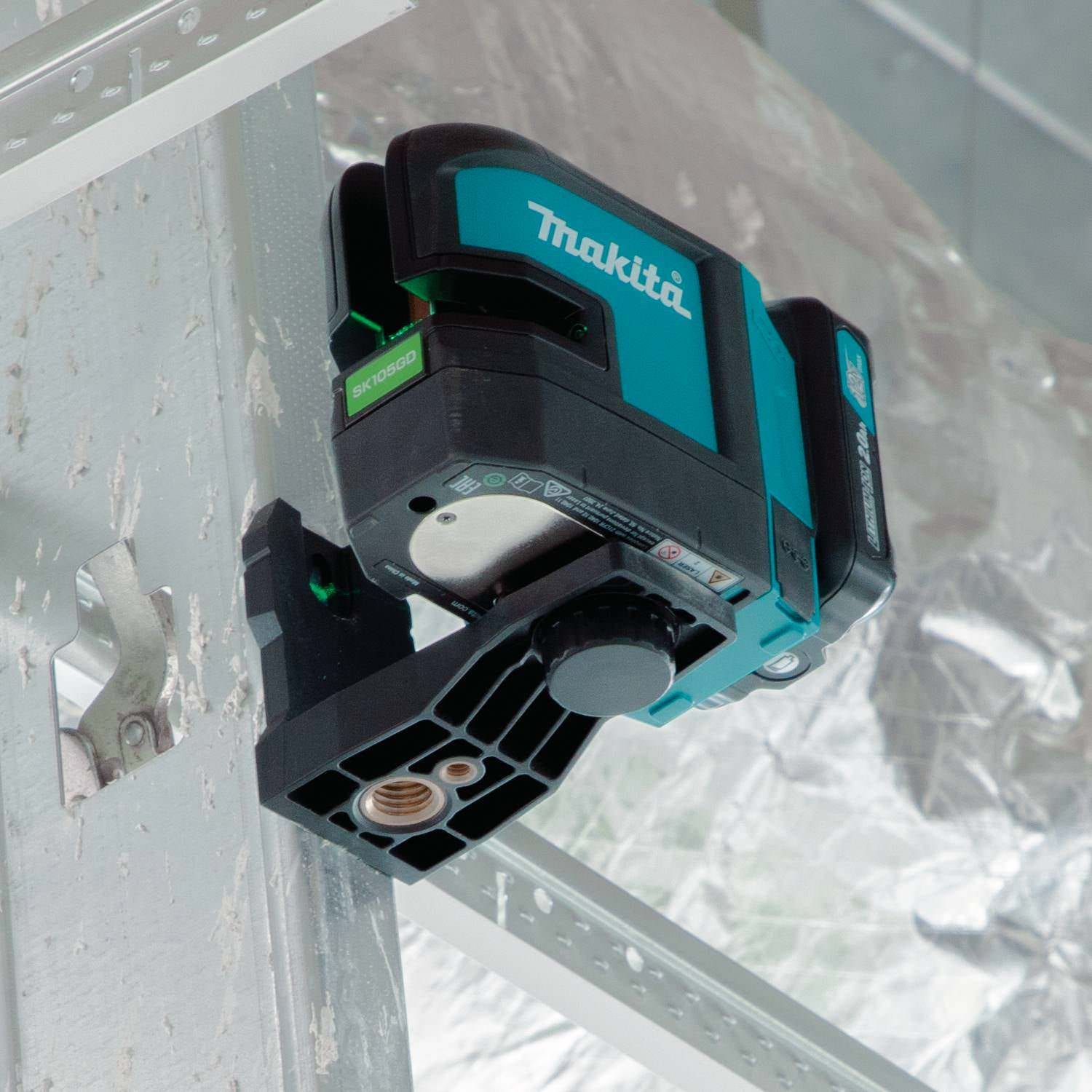 Makita SK105GDNAX 12V max CXT Lithium-Ion Cordless Self-Leveling Cross-Line Green Beam Laser Kit (2.0Ah)