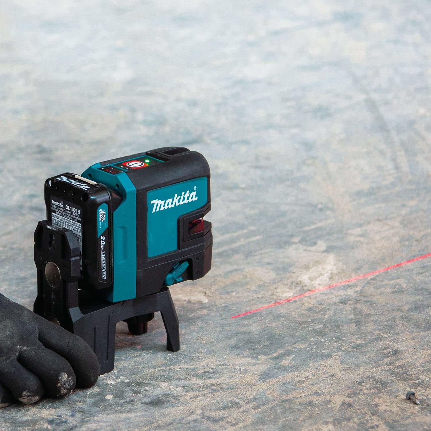 Makita SK106DNAX 12V max CXT Lithium-Ion Cordless Self-Leveling Cross-Line/4-Point Red Beam Laser Kit (2.0Ah)