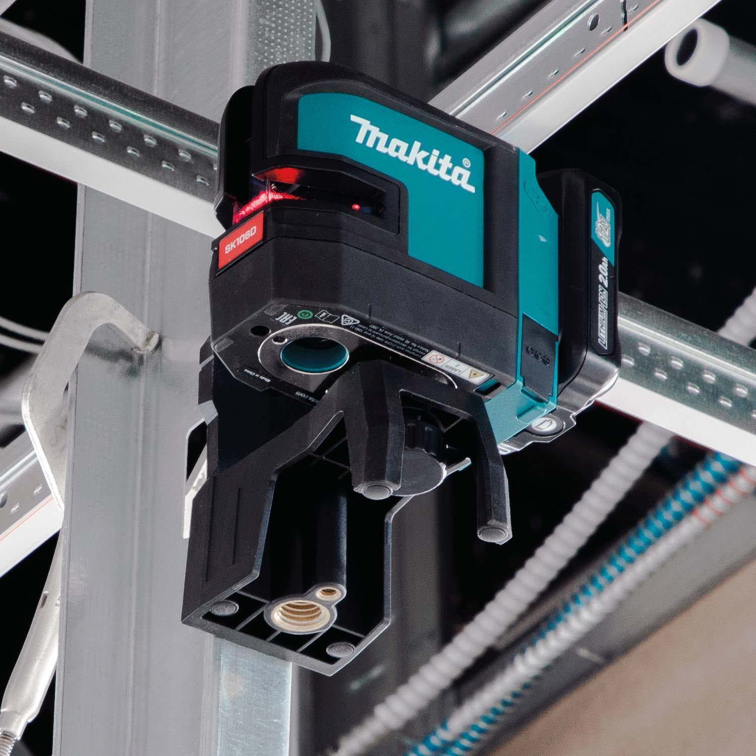 Makita SK106DNAX 12V max CXT Lithium-Ion Cordless Self-Leveling Cross-Line/4-Point Red Beam Laser Kit (2.0Ah)