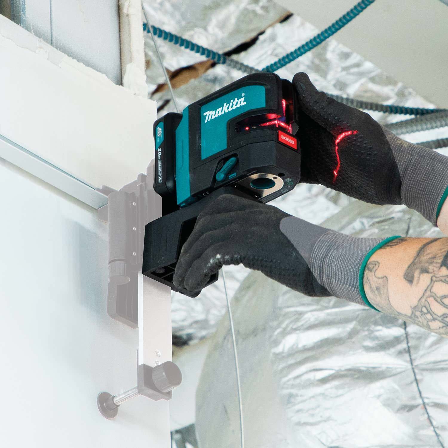 Makita SK106DNAX 12V max CXT Lithium-Ion Cordless Self-Leveling Cross-Line/4-Point Red Beam Laser Kit (2.0Ah)
