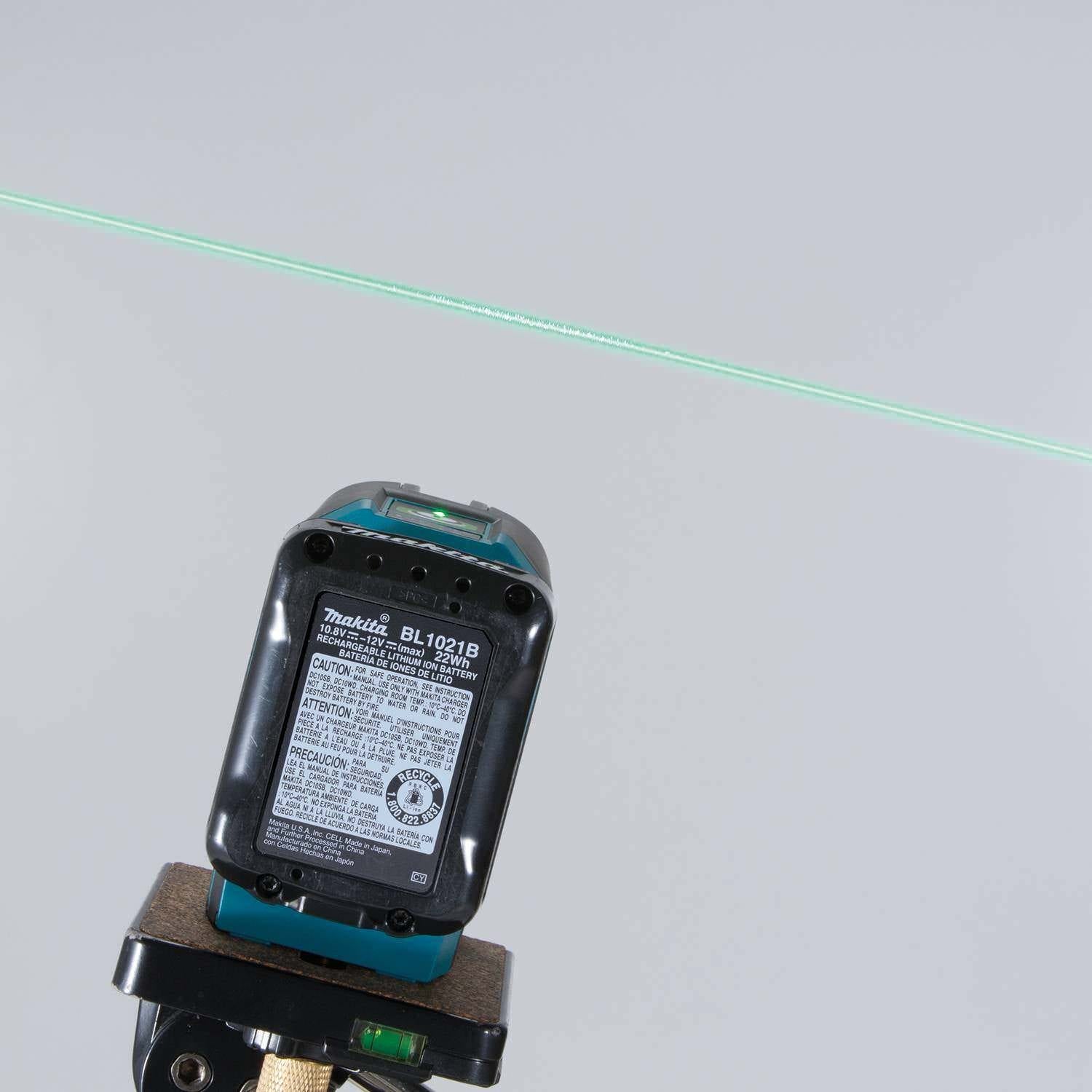 Makita SK106GDNAX 12V max CXT Lithium-Ion Cordless Self-Leveling Cross-Line/4-Point Green Beam Laser Kit (2.0Ah)