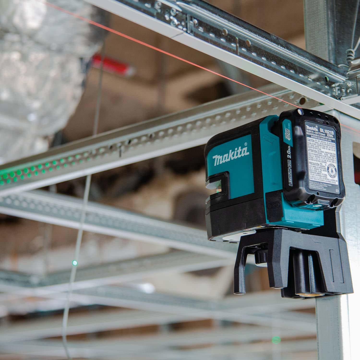 Makita SK106GDNAX 12V max CXT Lithium-Ion Cordless Self-Leveling Cross-Line/4-Point Green Beam Laser Kit (2.0Ah)