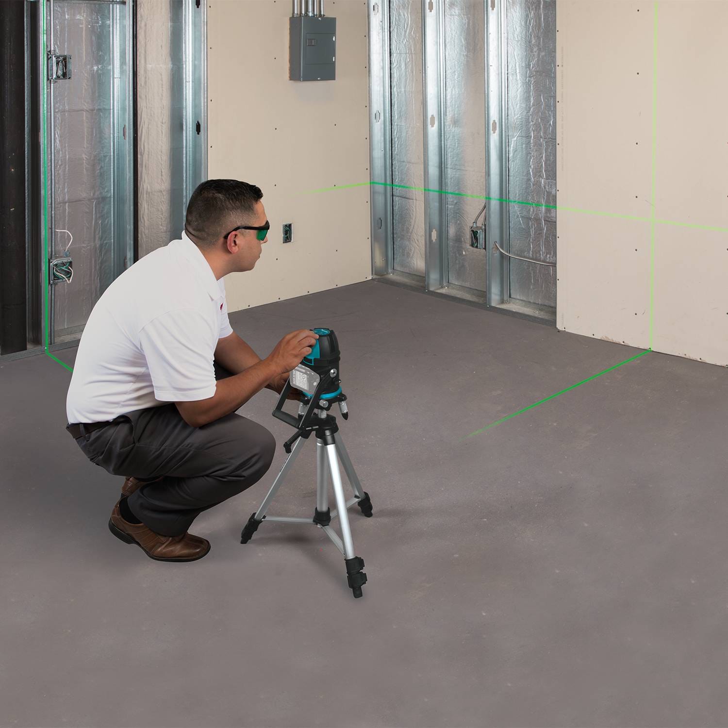 Makita SK209GDZ 12V max CXT Cordless Self-Leveling Multi-Line / Plumb Point Green Beam Laser, Tool Only