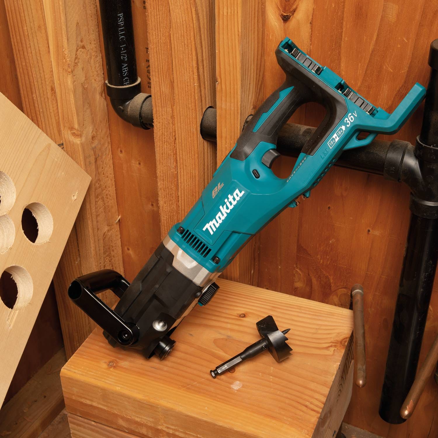Makita XAD04Z 36V (18V X2) LXT Brushless Cordless 7/16" Hex Right Angle Drill, Tool Only