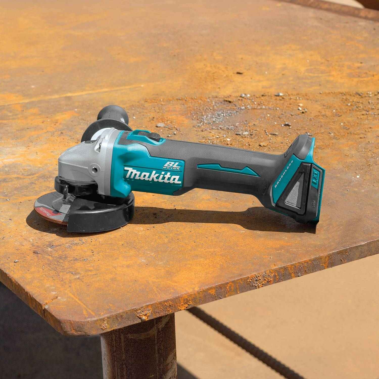 Makita XAG04Z 18V LXT Lithium-Ion Brushless Cordless 4-1/2" / 5" Cut-Off/Angle Grinder, Tool Only