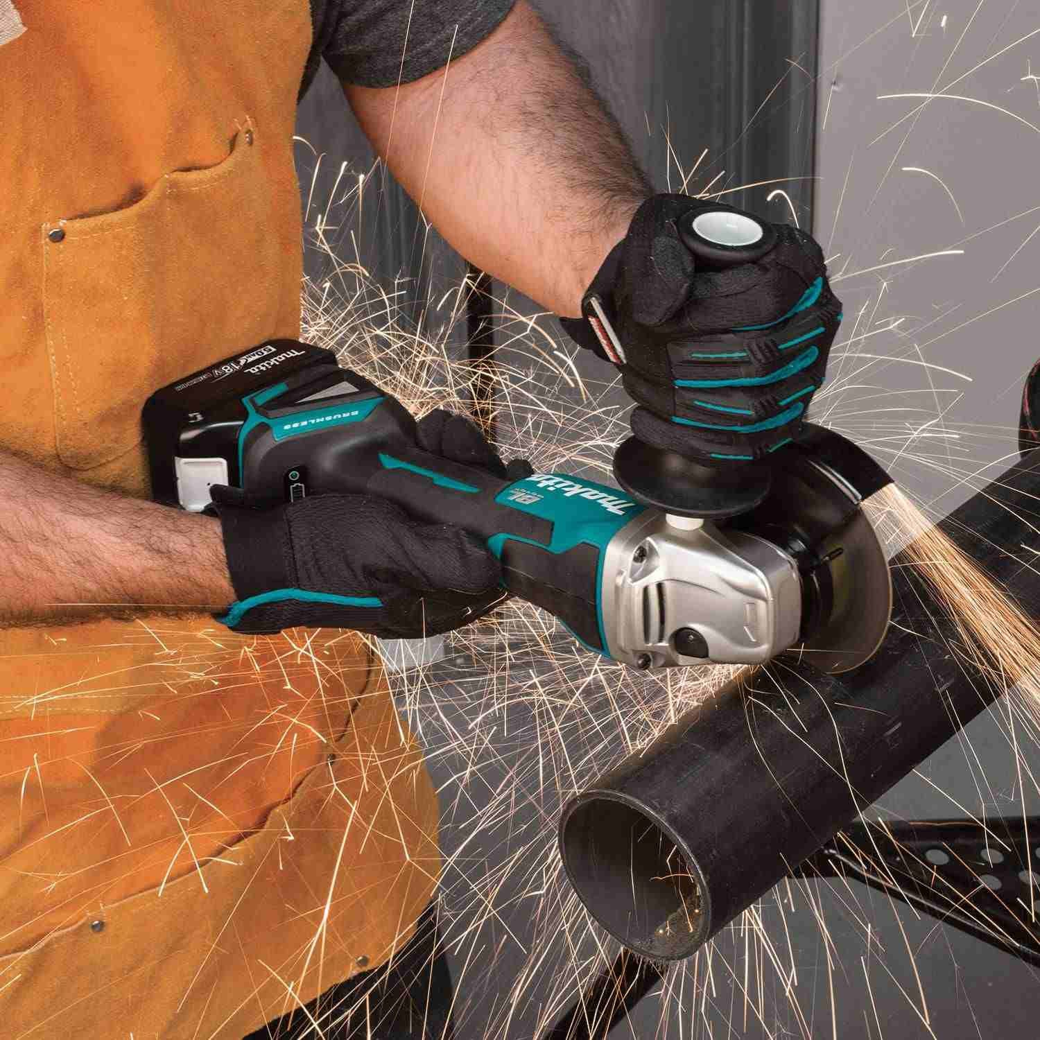 Makita XAG11T 18V LXT Lithium-Ion Brushless Cordless 4-1/2" / 5" Paddle Switch Cut-Off/Angle Grinder Kit, with Electric Brake (5.0Ah)
