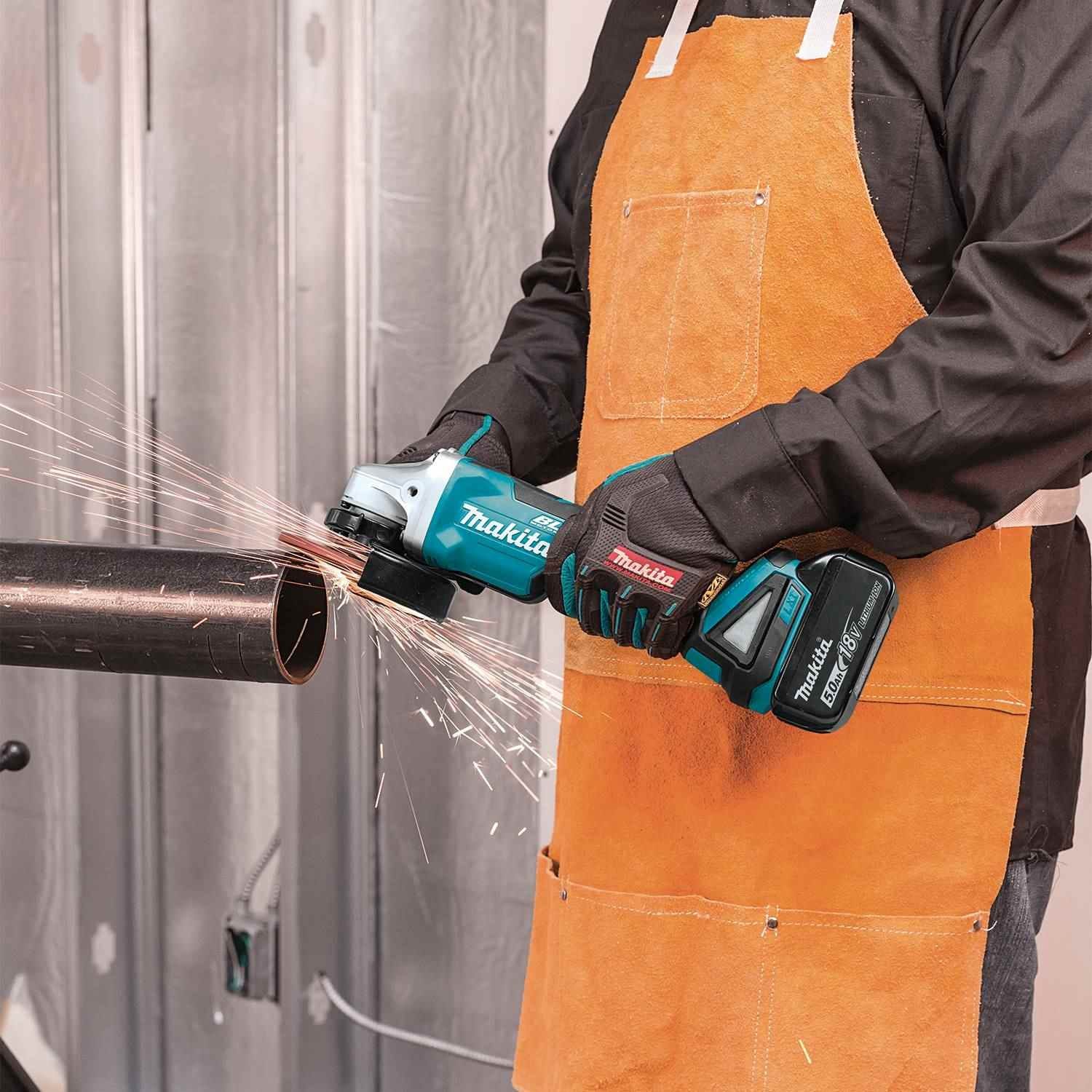 Makita XAG11T 18V LXT Lithium-Ion Brushless Cordless 4-1/2" / 5" Paddle Switch Cut-Off/Angle Grinder Kit, with Electric Brake (5.0Ah)