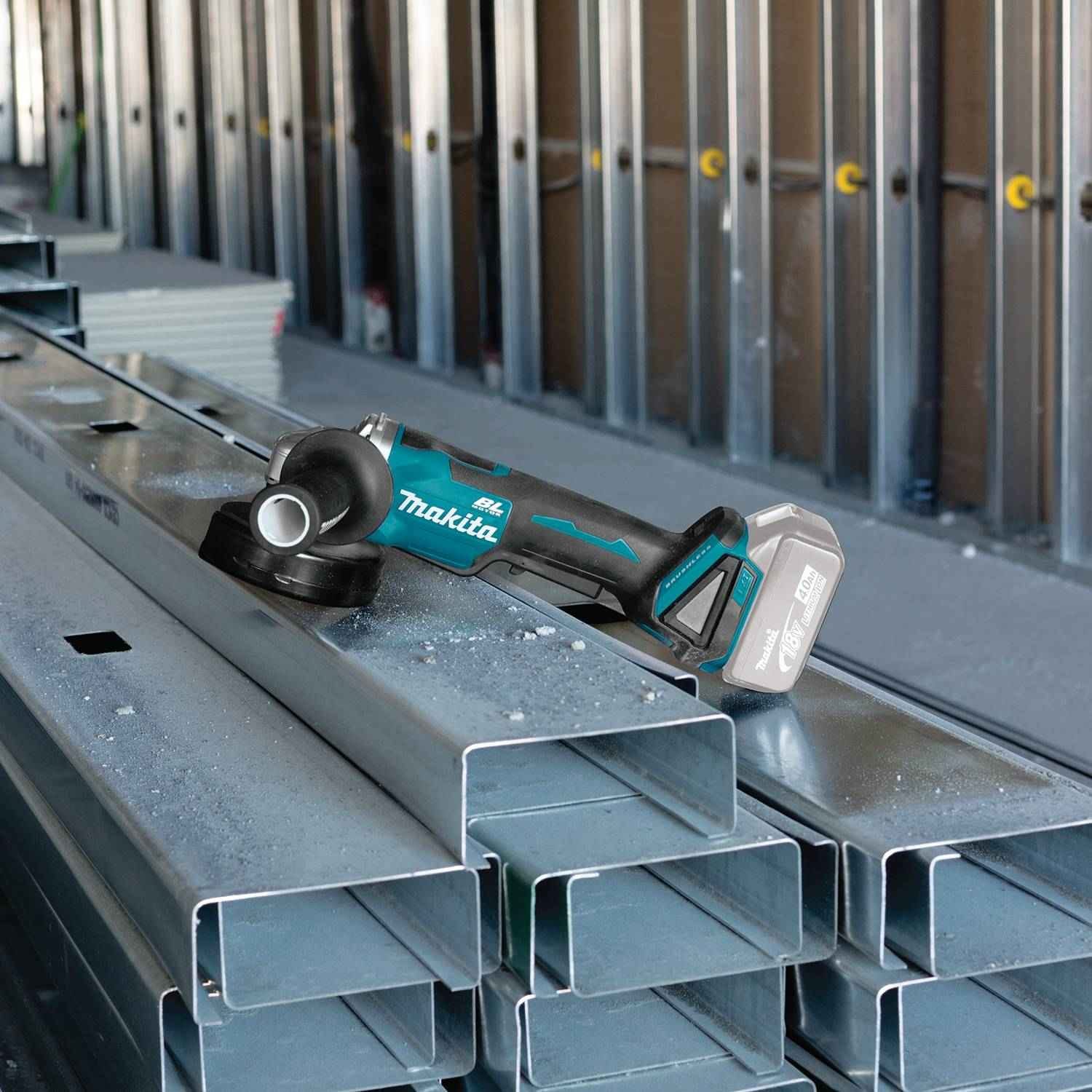 Makita XAG11Z 18V LXT Lithium-Ion Brushless Cordless 4-1/2" / 5" Paddle Switch Cut-Off/Angle Grinder, with Electric Brake, Tool Only
