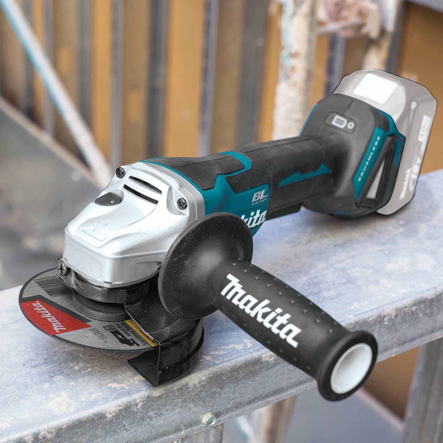 Makita XAG11Z 18V LXT Lithium-Ion Brushless Cordless 4-1/2" / 5" Paddle Switch Cut-Off/Angle Grinder, with Electric Brake, Tool Only