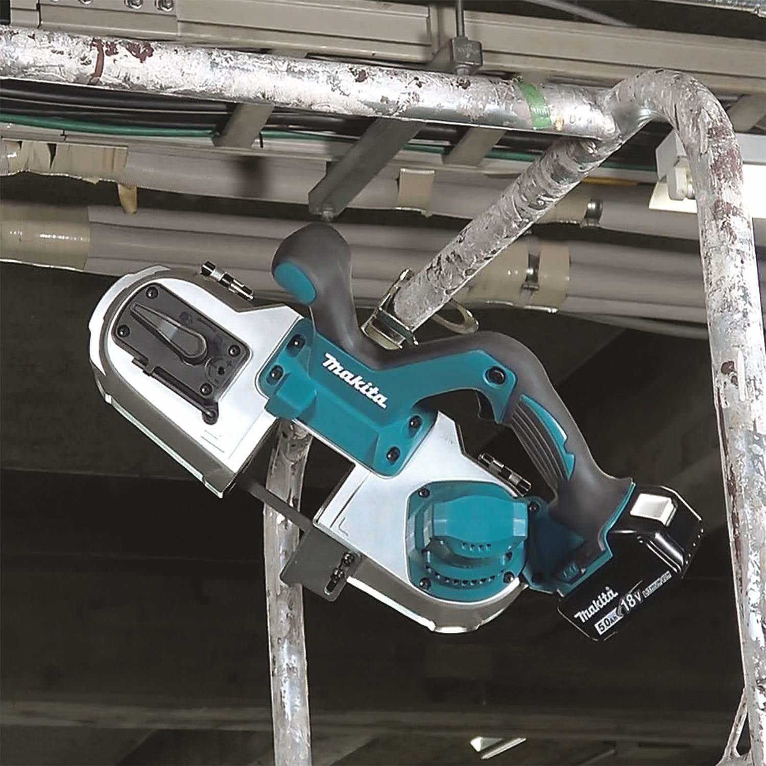 Makita XBP03T 18V LXT Lithium-Ion Cordless Compact Band Saw Kit (5.0Ah)