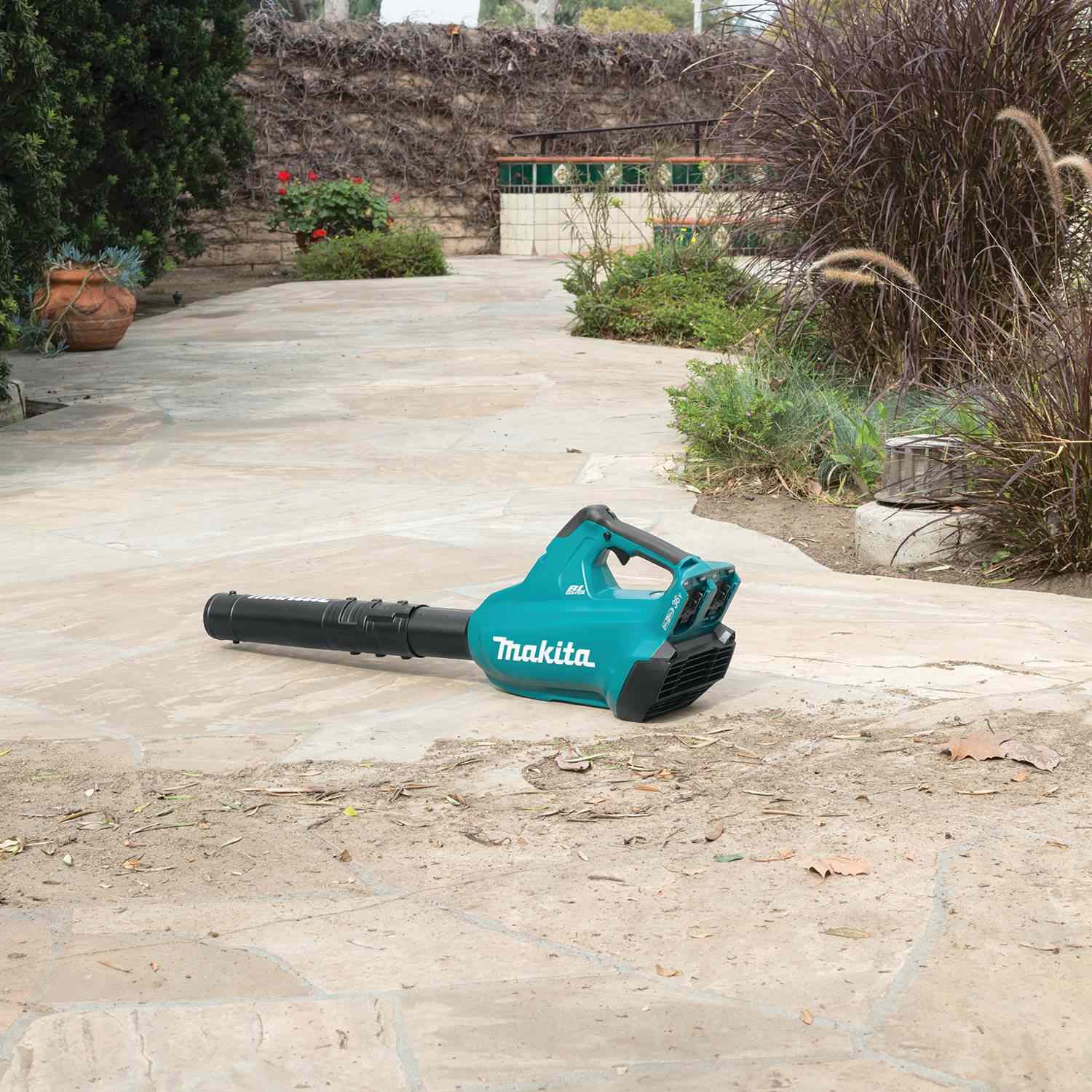 Makita XBU02Z 36V (18V X2) LXT Brushless Blower, Tool Only