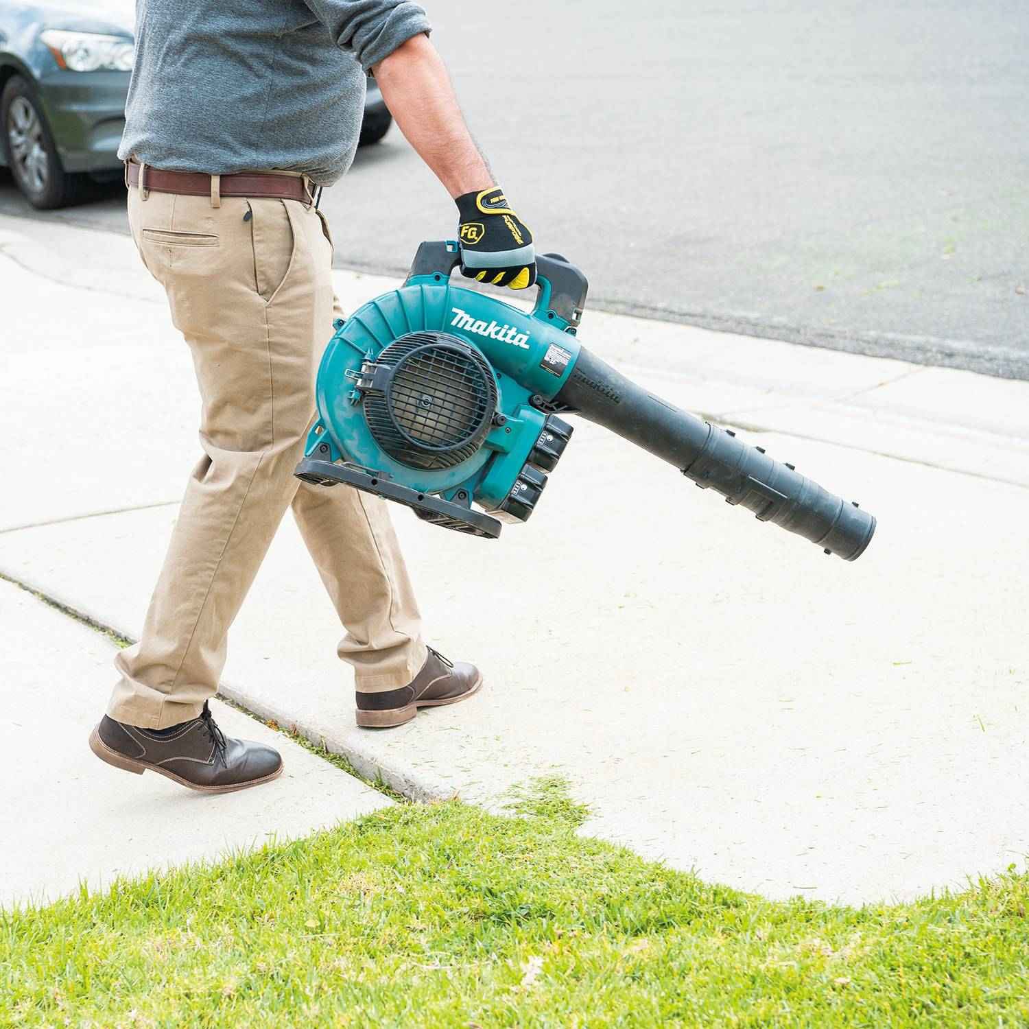 Makita XBU04PT 36V (18V X2) LXT Brushless Blower Kit (5.0Ah)