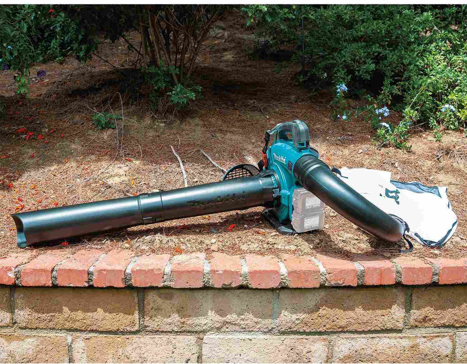 Makita XBU04Z 36V (18V X2) LXT Brushless Blower, Tool Only