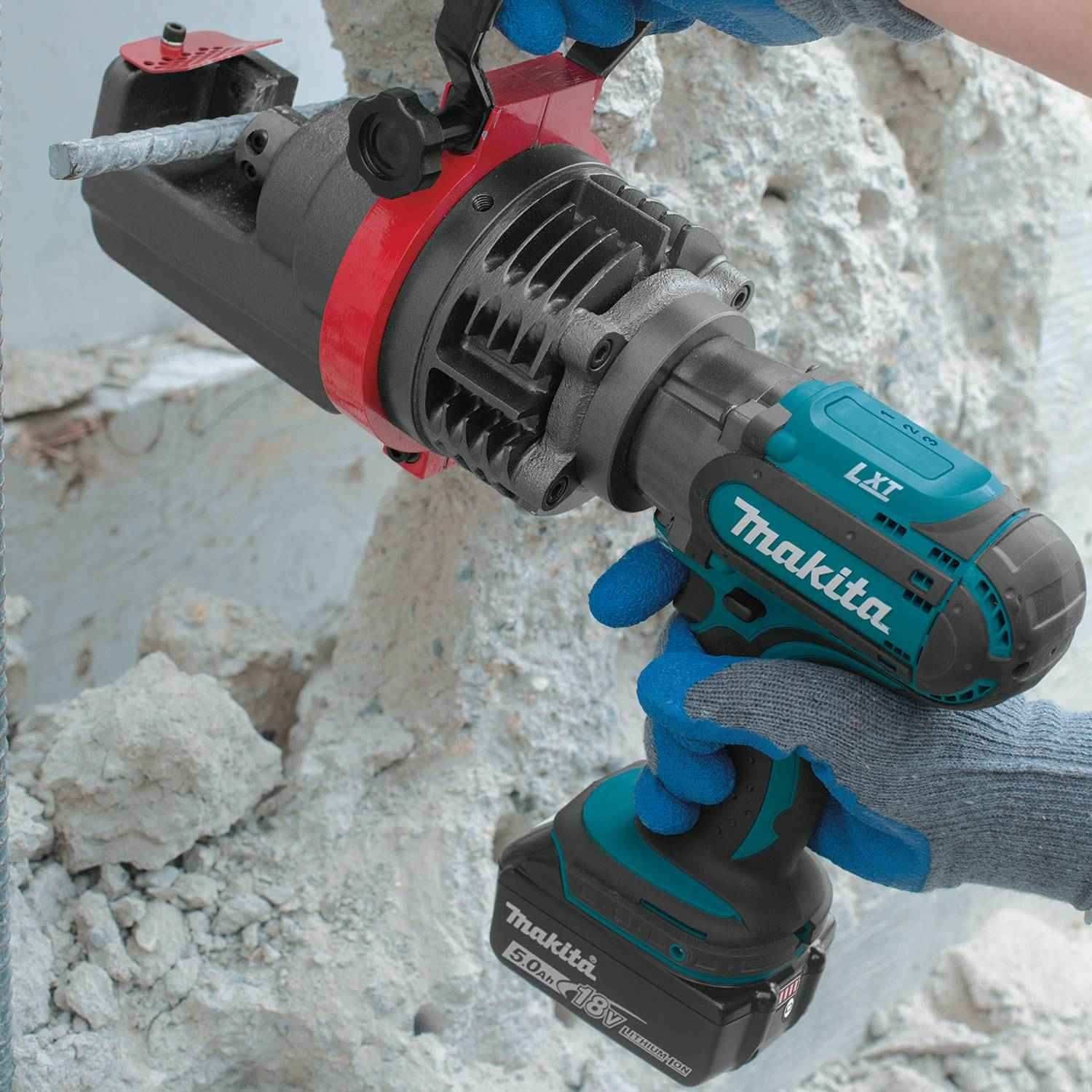 Makita XCS01T1 18V LXT Lithium-Ion Cordless Rebar Cutter Kit (5.0Ah)