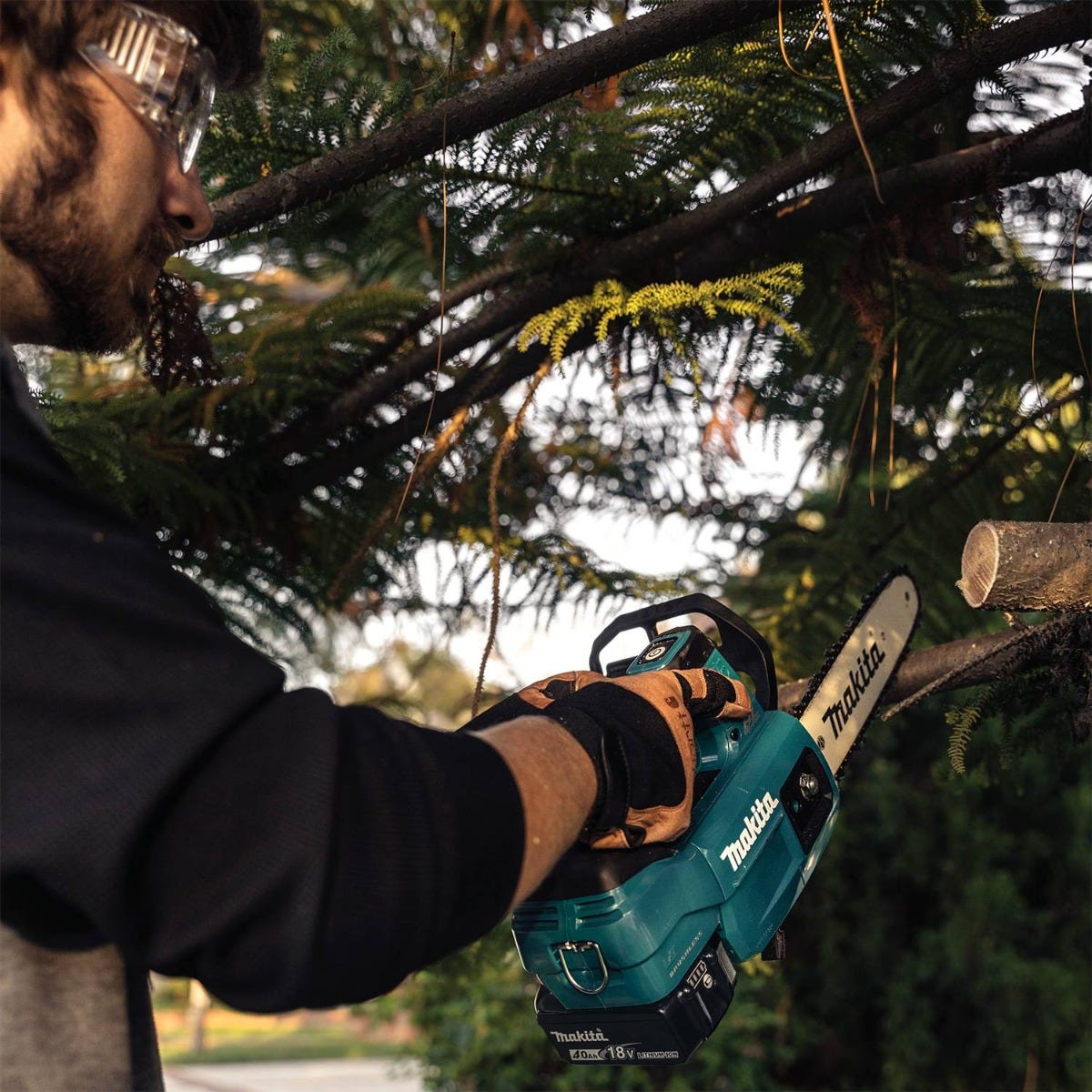Makita XCU10SM1 18V LXT Lithium-Ion Brushless Cordless 12" Top Handle Chain Saw Kit (4.0 Ah)