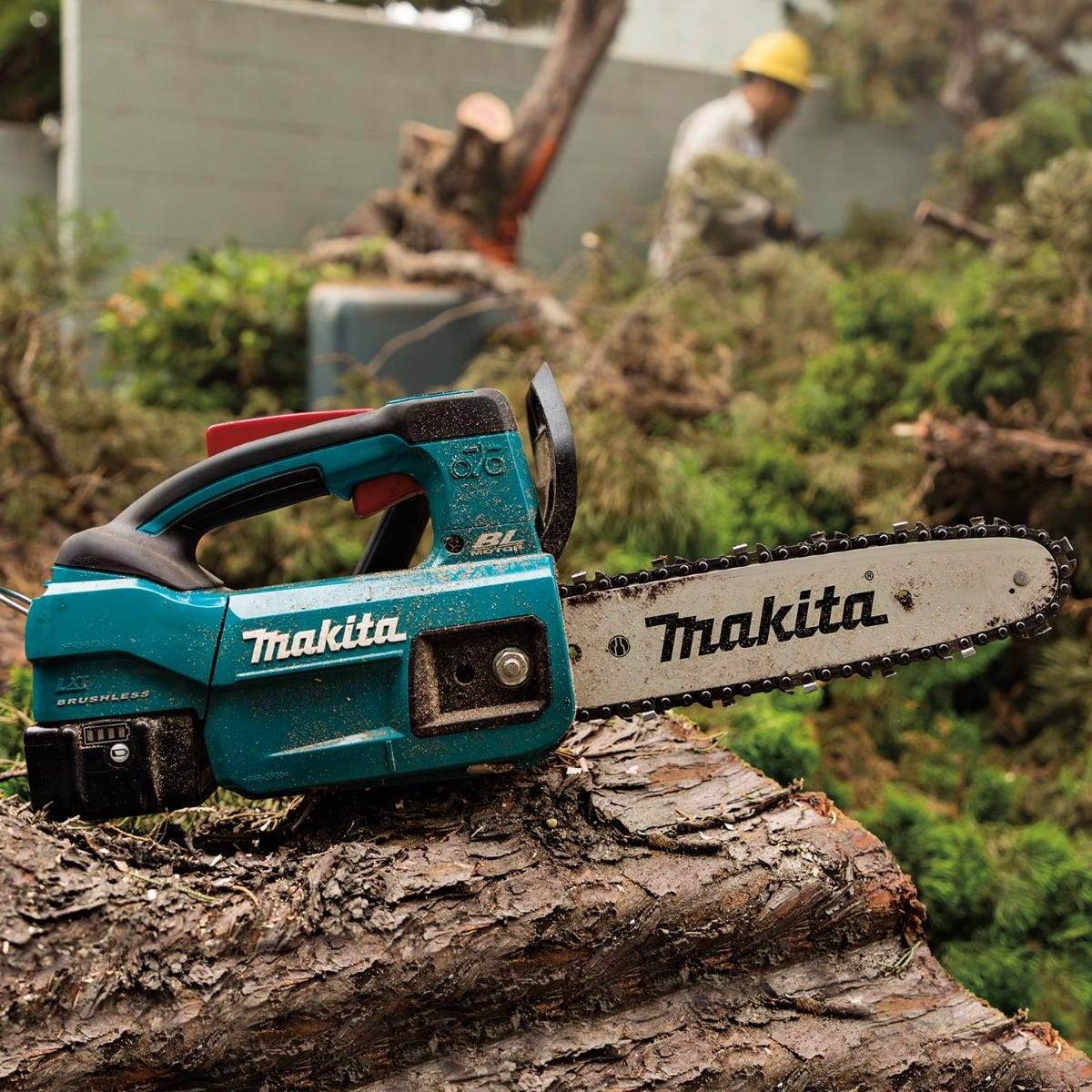 Makita XCU10SM1 18V LXT Lithium-Ion Brushless Cordless 12" Top Handle Chain Saw Kit (4.0 Ah)