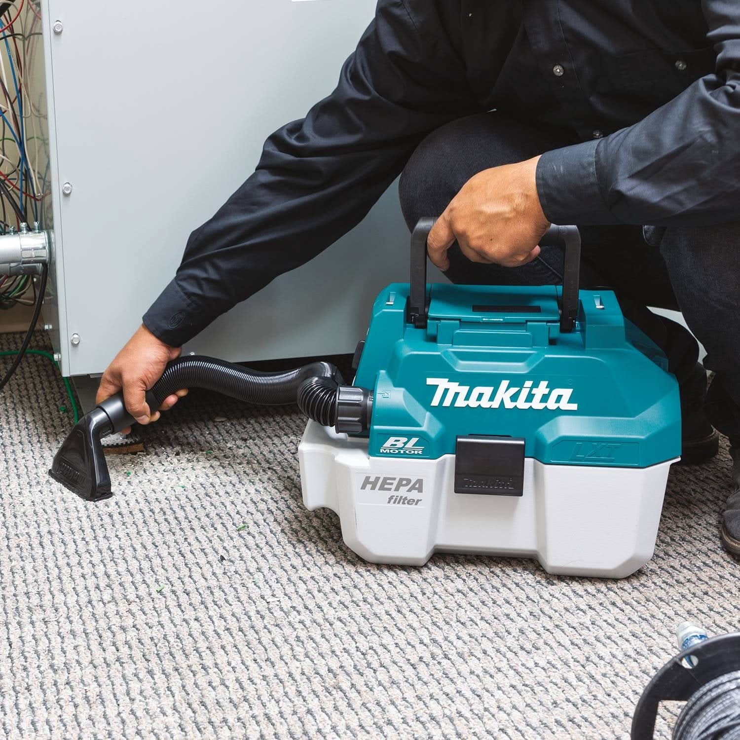 Makita XCV11Z 18V LXT Brushless 2-Gallon HEPA Wet / Dry Dust Extractor Vacuum, Tool Only (PROMO)