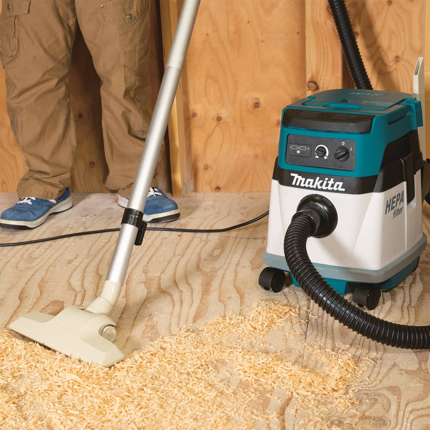 Makita XCV13Z 18V X2 LXT (36V) Cordless/Corded 4 Gallon HEPA Dry Dust Extractor/Vacuum, Tool Only