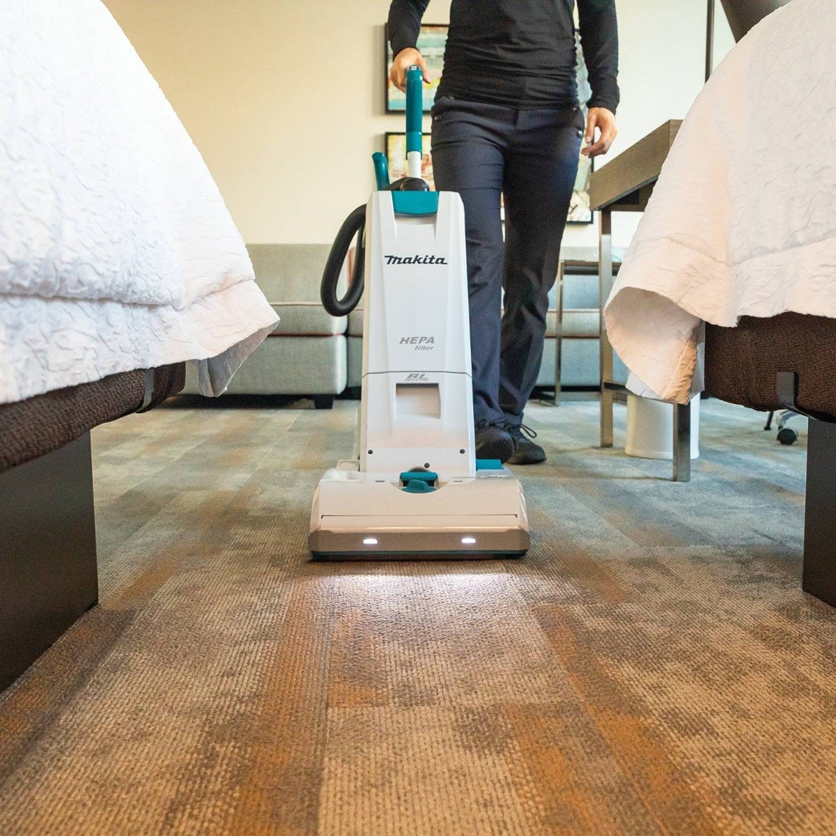 Makita XCV19PG 18V X2 (36V) LXT Brushless Cordless 1.3 Gallon HEPA Filter 12" Upright Vacuum 6.0Ah Kit