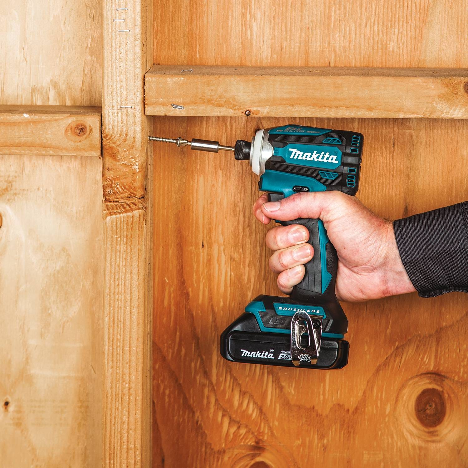 Makita XDT16R 18V LXT Compact Brushless Cordless Quick-Shift Mode 4-Speed Impact Driver 2.0Ah Kit