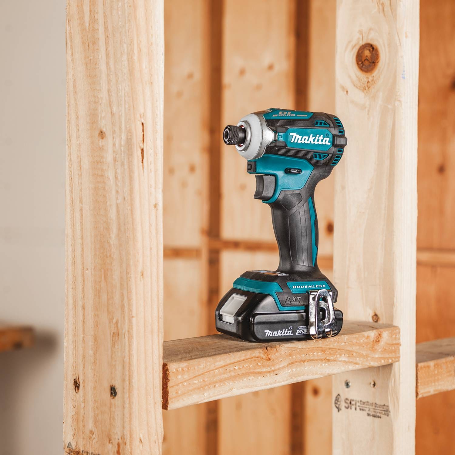 Makita XDT16R 18V LXT Compact Brushless Cordless Quick-Shift Mode 4-Speed Impact Driver 2.0Ah Kit