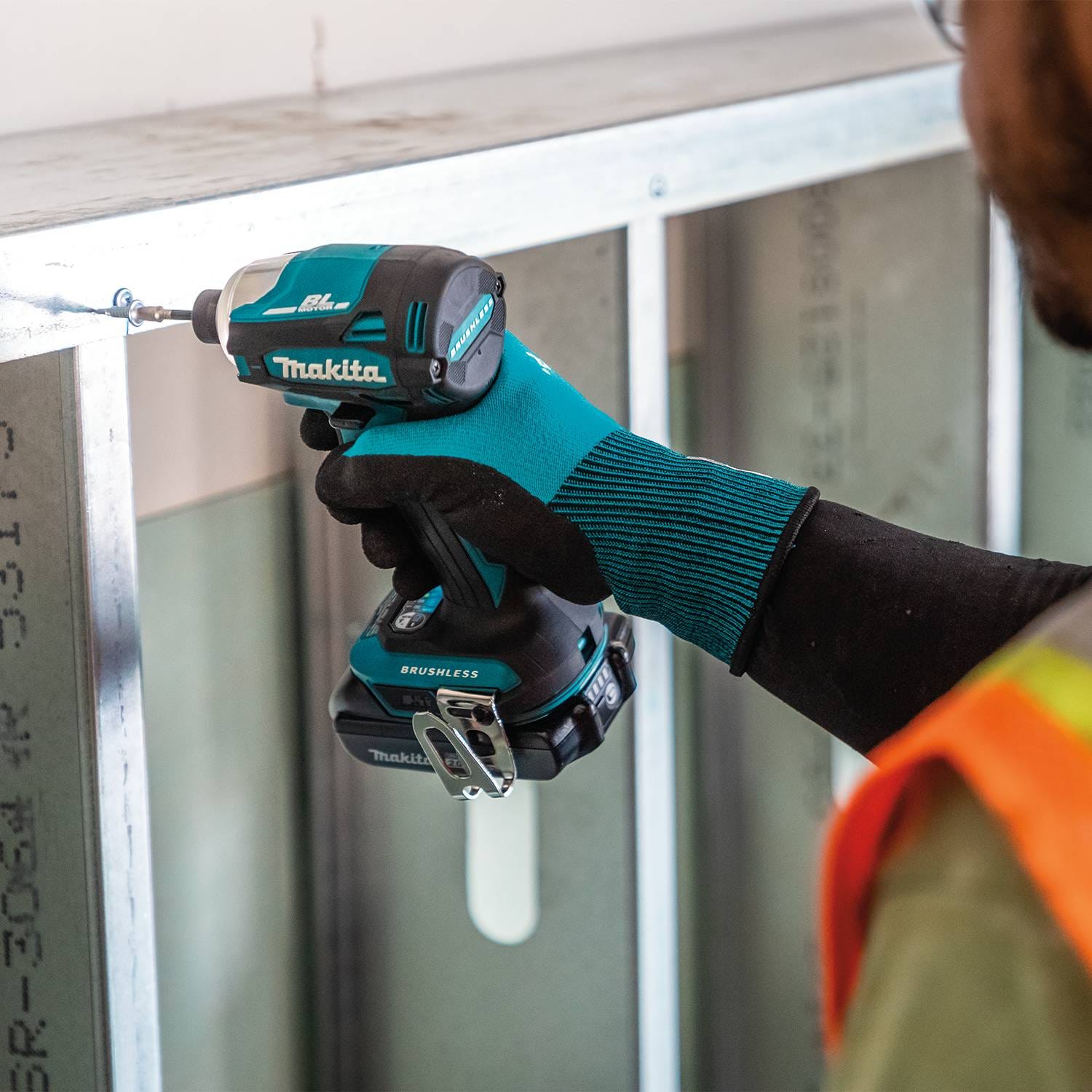 Makita XDT19R 18V LXT Lithium-Ion Compact Brushless Cordless Quick-Shift Mode 4-Speed Impact Driver Kit (2.0Ah)