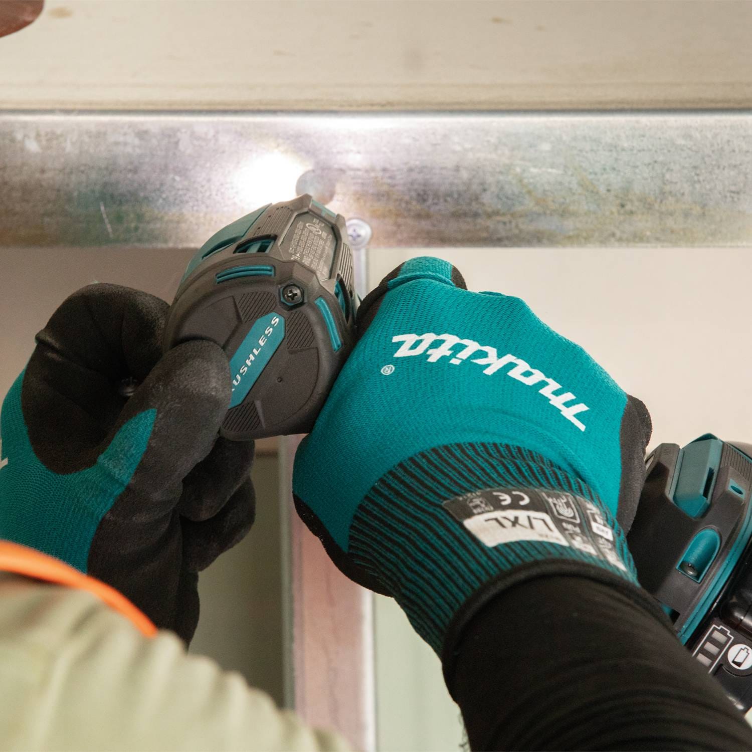 Makita XDT19R 18V LXT Lithium-Ion Compact Brushless Cordless Quick-Shift Mode 4-Speed Impact Driver Kit (2.0Ah)