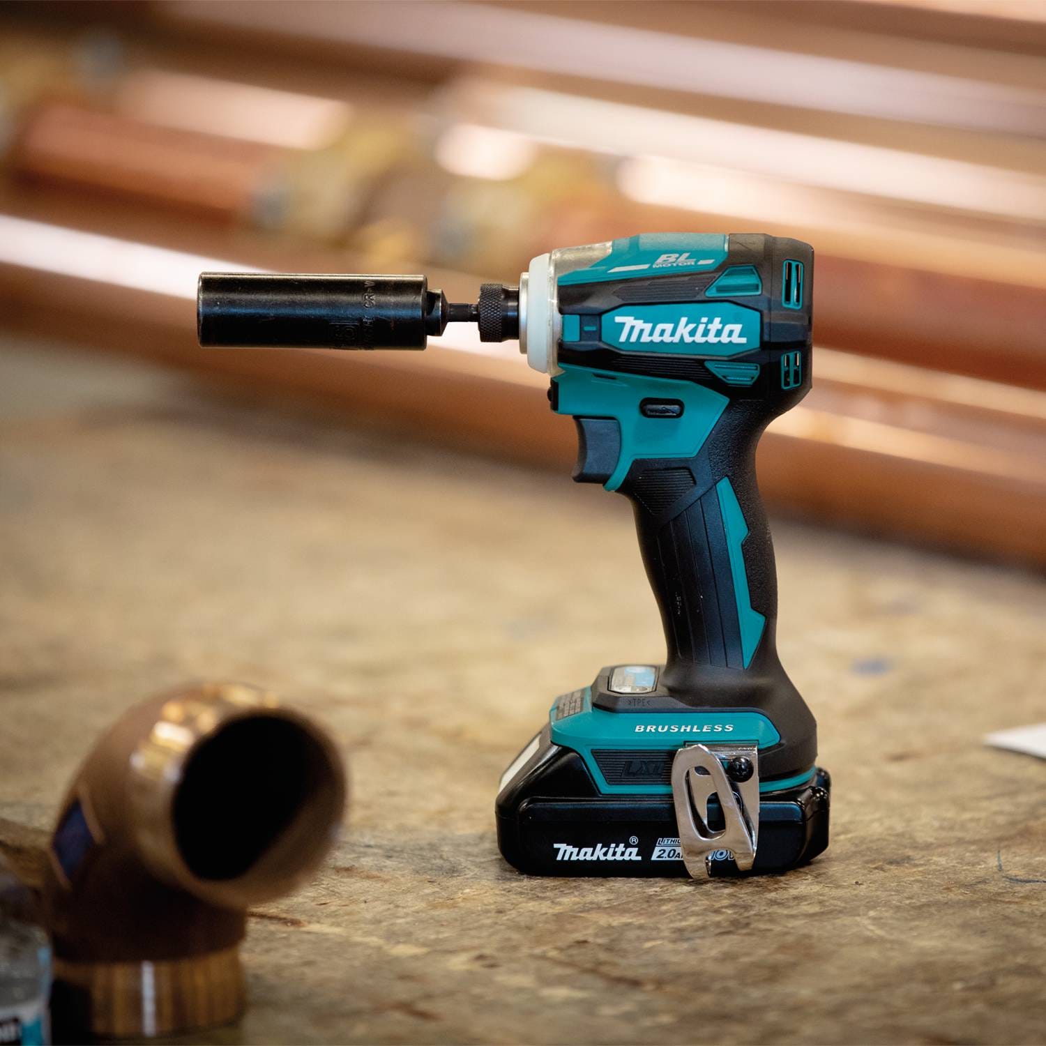 Makita XDT19R 18V LXT Lithium-Ion Compact Brushless Cordless Quick-Shift Mode 4-Speed Impact Driver Kit (2.0Ah)