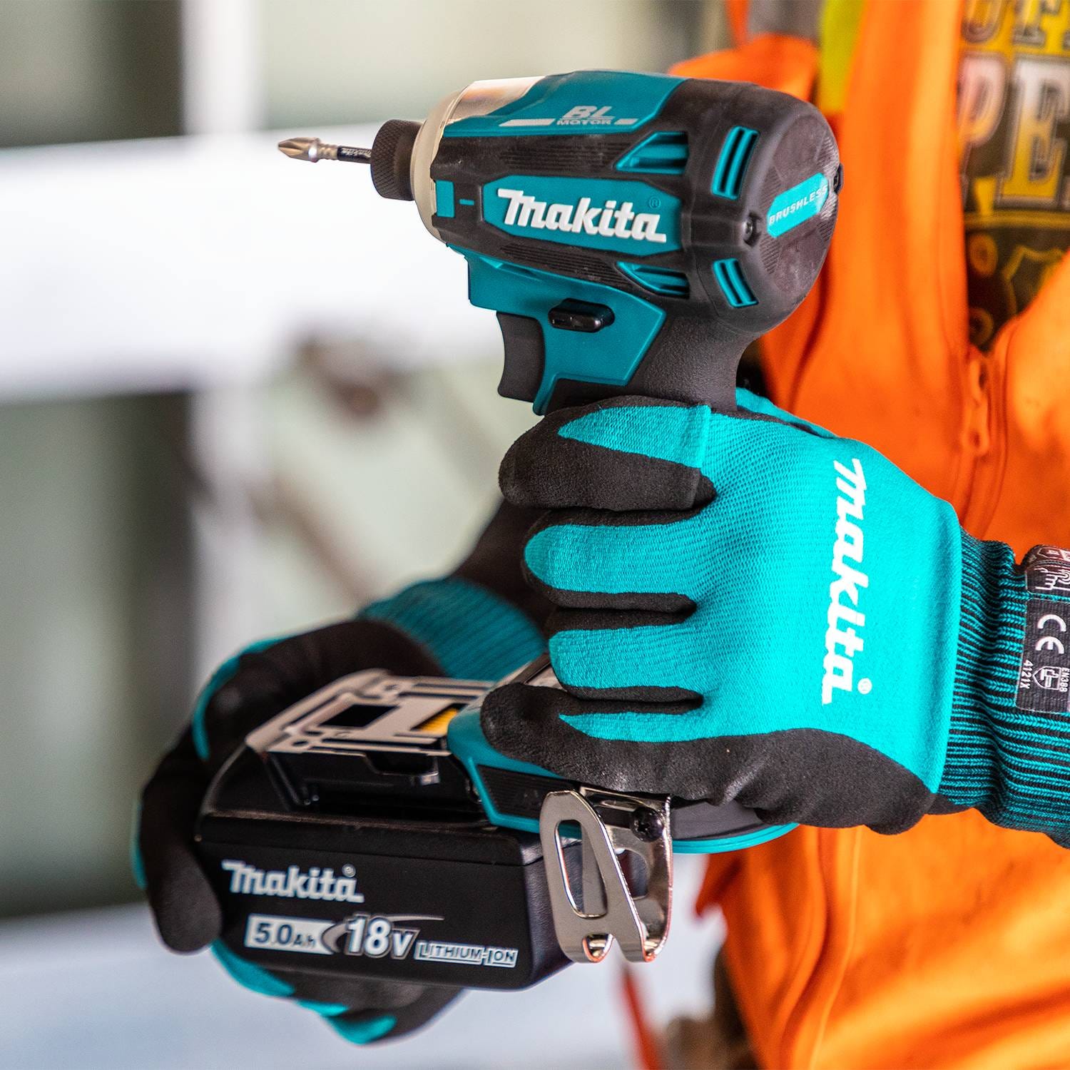 Makita XDT19T 18V LXT Lithium-Ion Brushless Cordless Quick-Shift Mode 4-Speed Impact Driver Kit (5.0Ah)