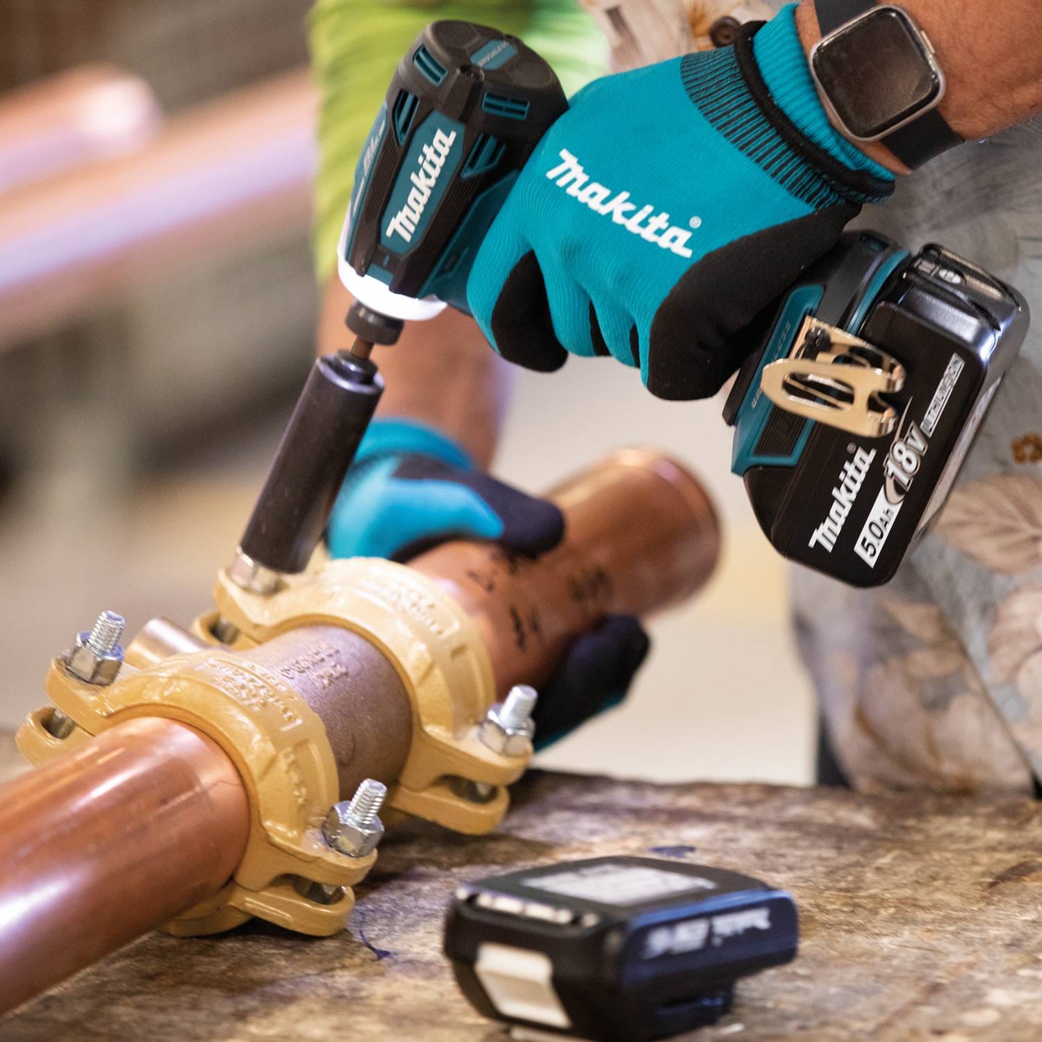 Makita XDT19T 18V LXT Lithium-Ion Brushless Cordless Quick-Shift Mode 4-Speed Impact Driver Kit (5.0Ah)