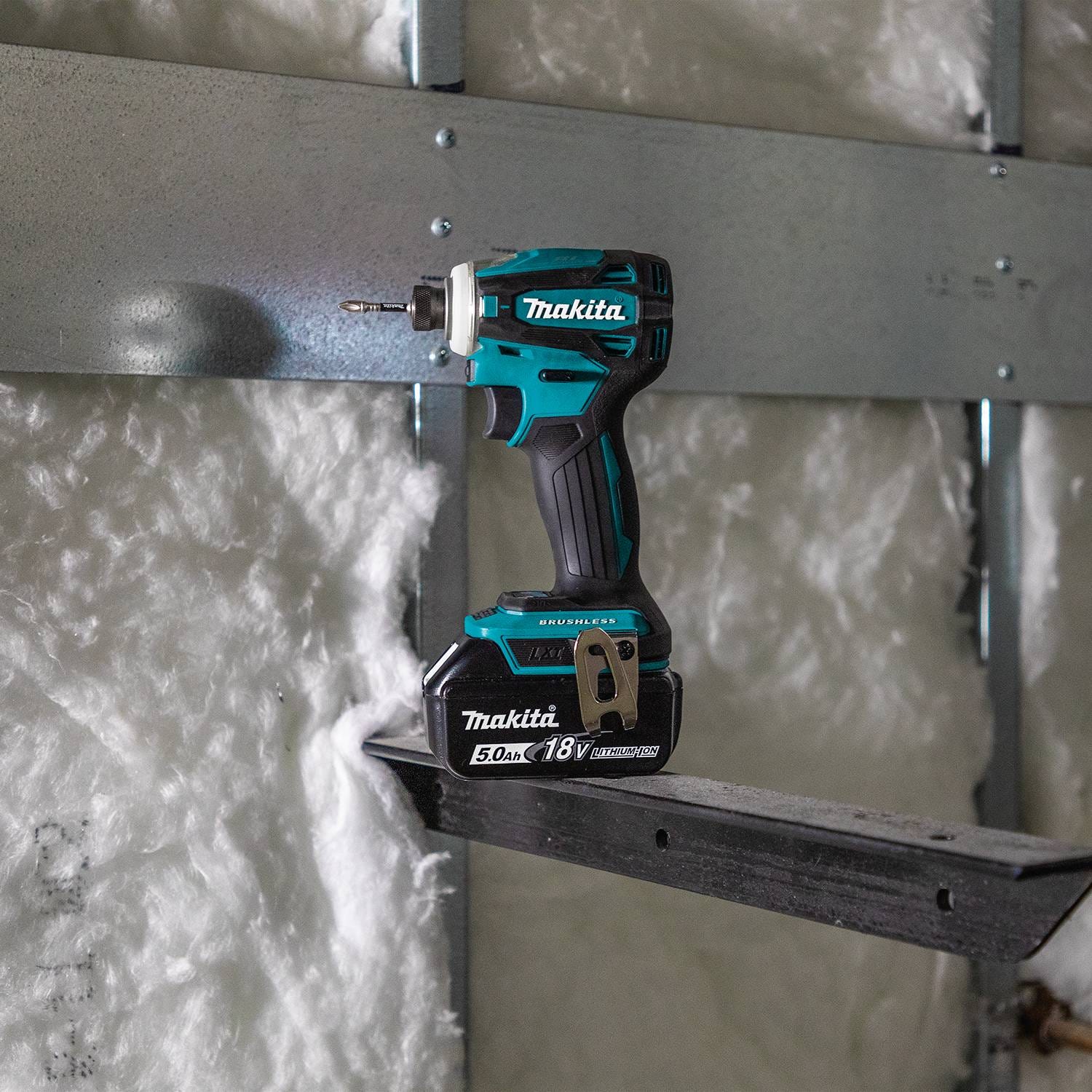 Makita XDT19T 18V LXT Lithium-Ion Brushless Cordless Quick-Shift Mode 4-Speed Impact Driver Kit (5.0Ah)